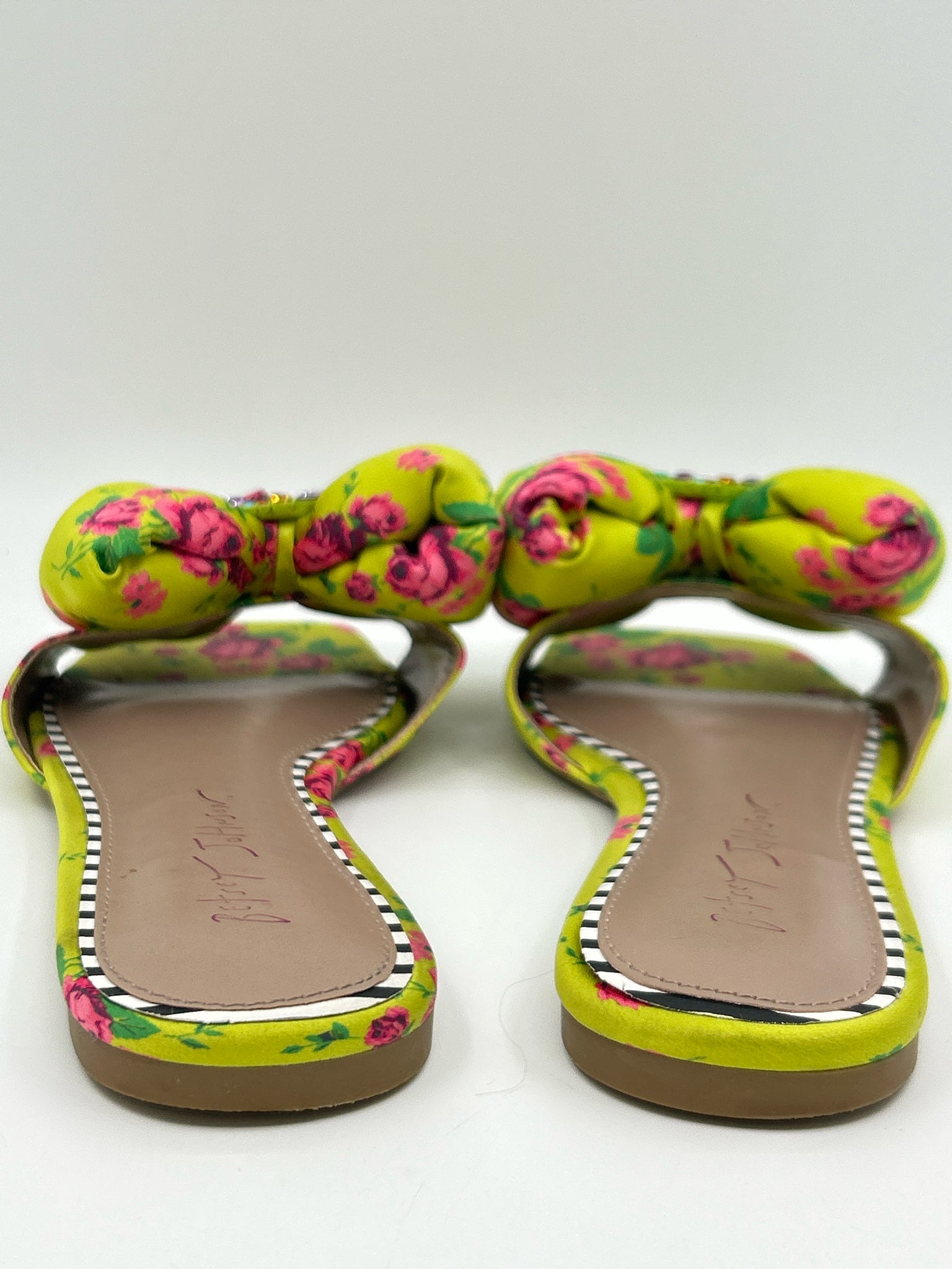 BETSEY JOHNSON Size 8.5M Chartreuse Women Sandal