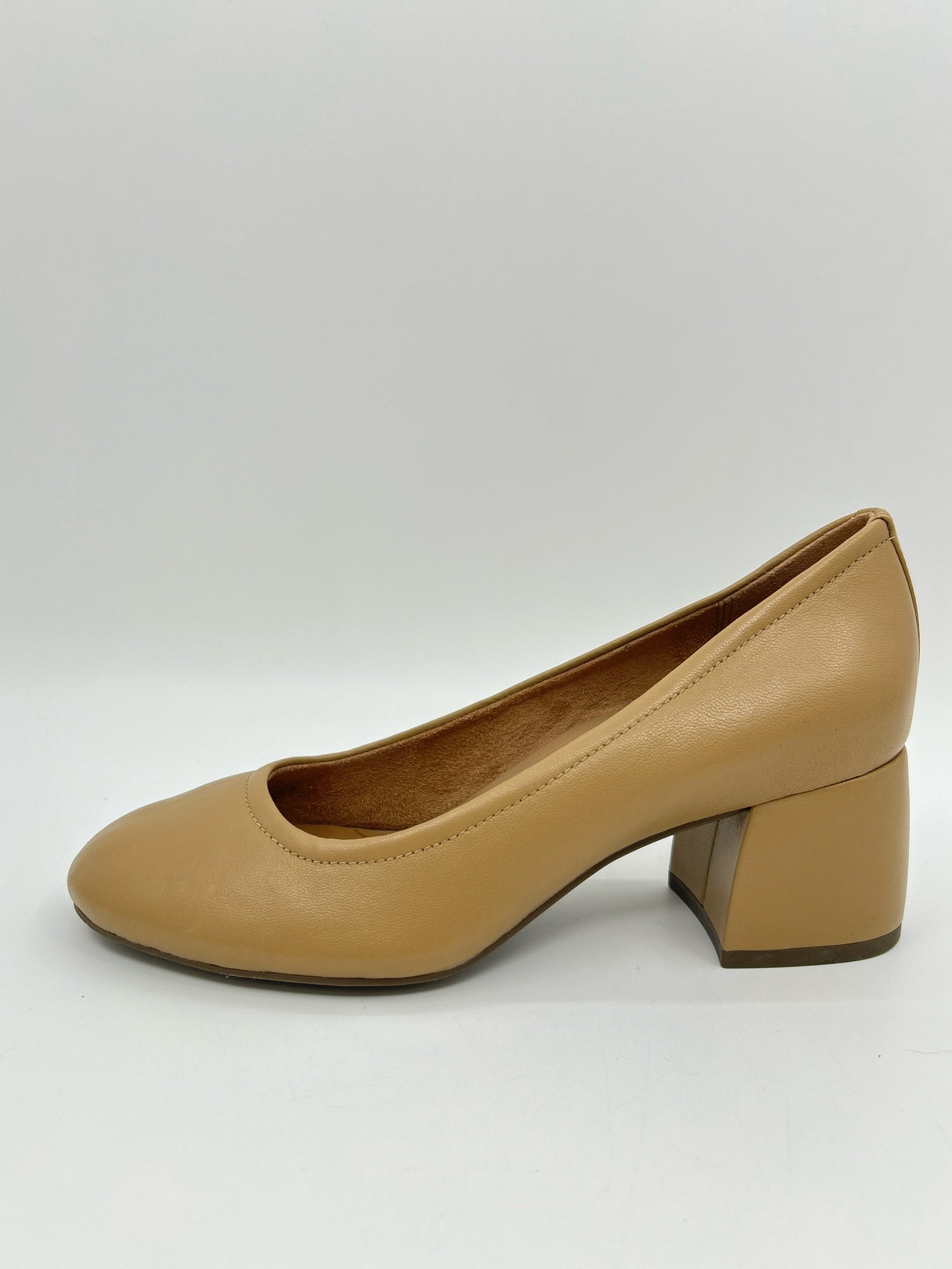 VIONIC Size 7 Carmel Women Pumps