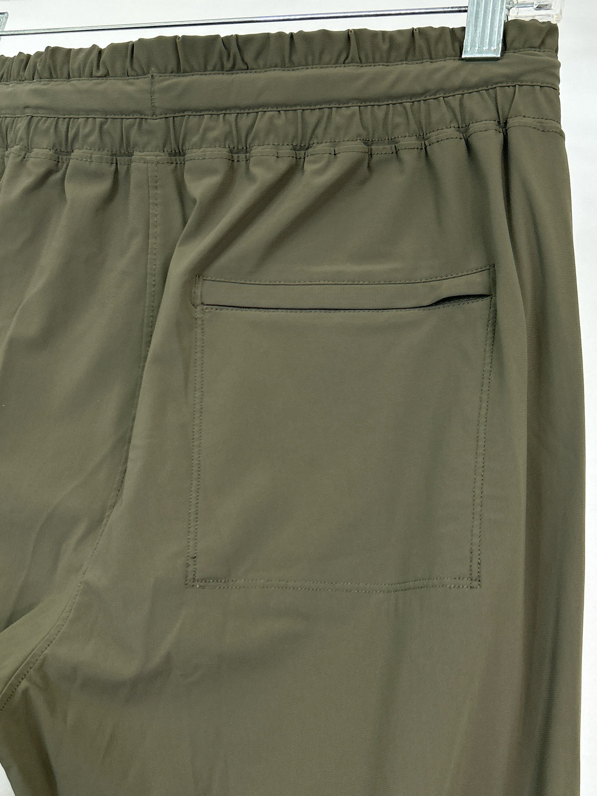 VUORI Size M ARMY GREEN Women Pants