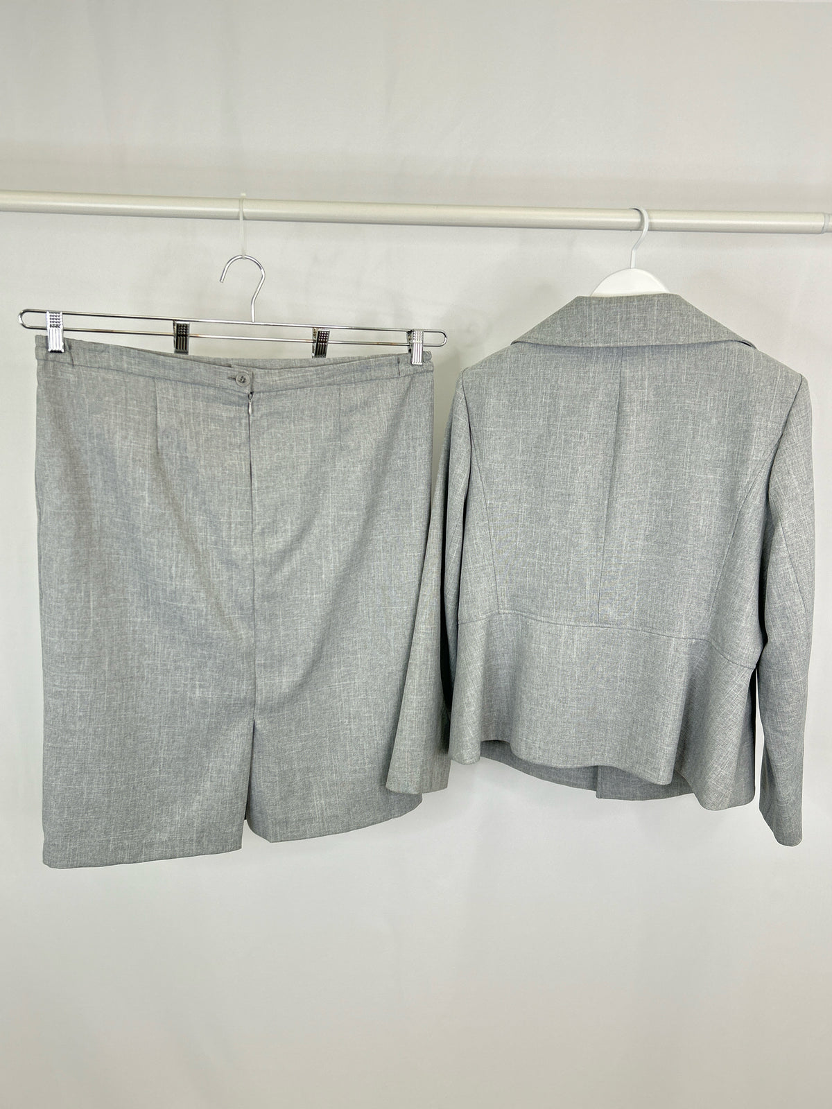 DANILLO Size 14W GREY PRINT Women 2-Piece w/skirt