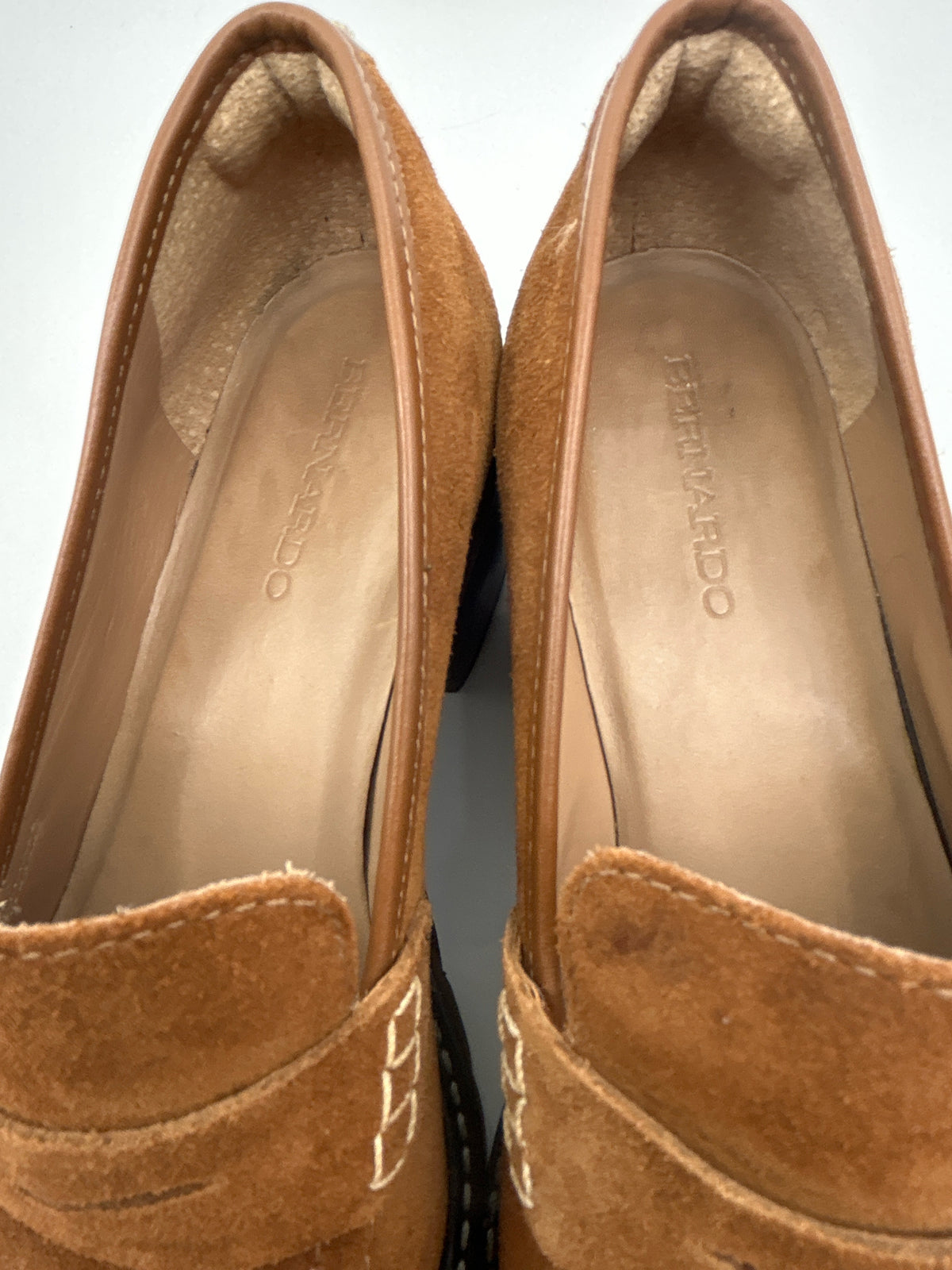 BERNARDO Size 8.5M Tan Women Loafer