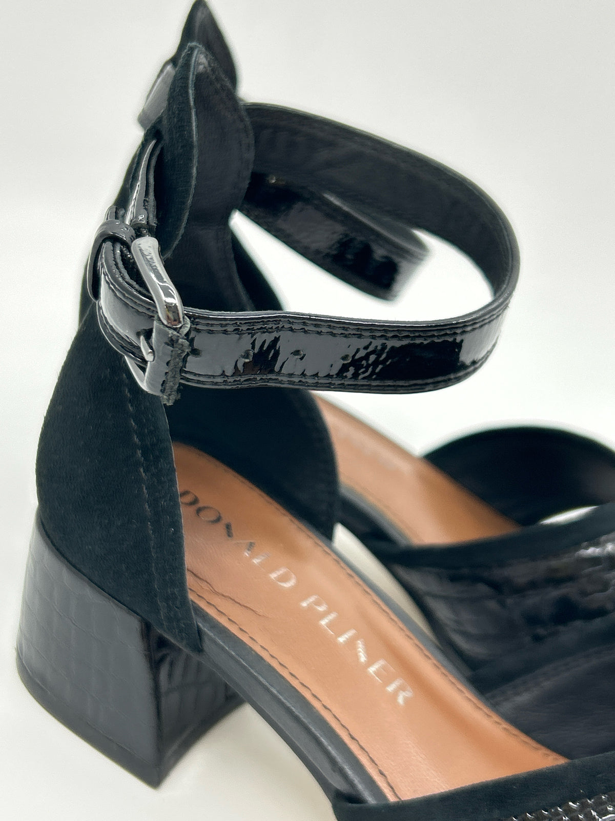 DONALD PLINER Size 6M Black Women Sandal