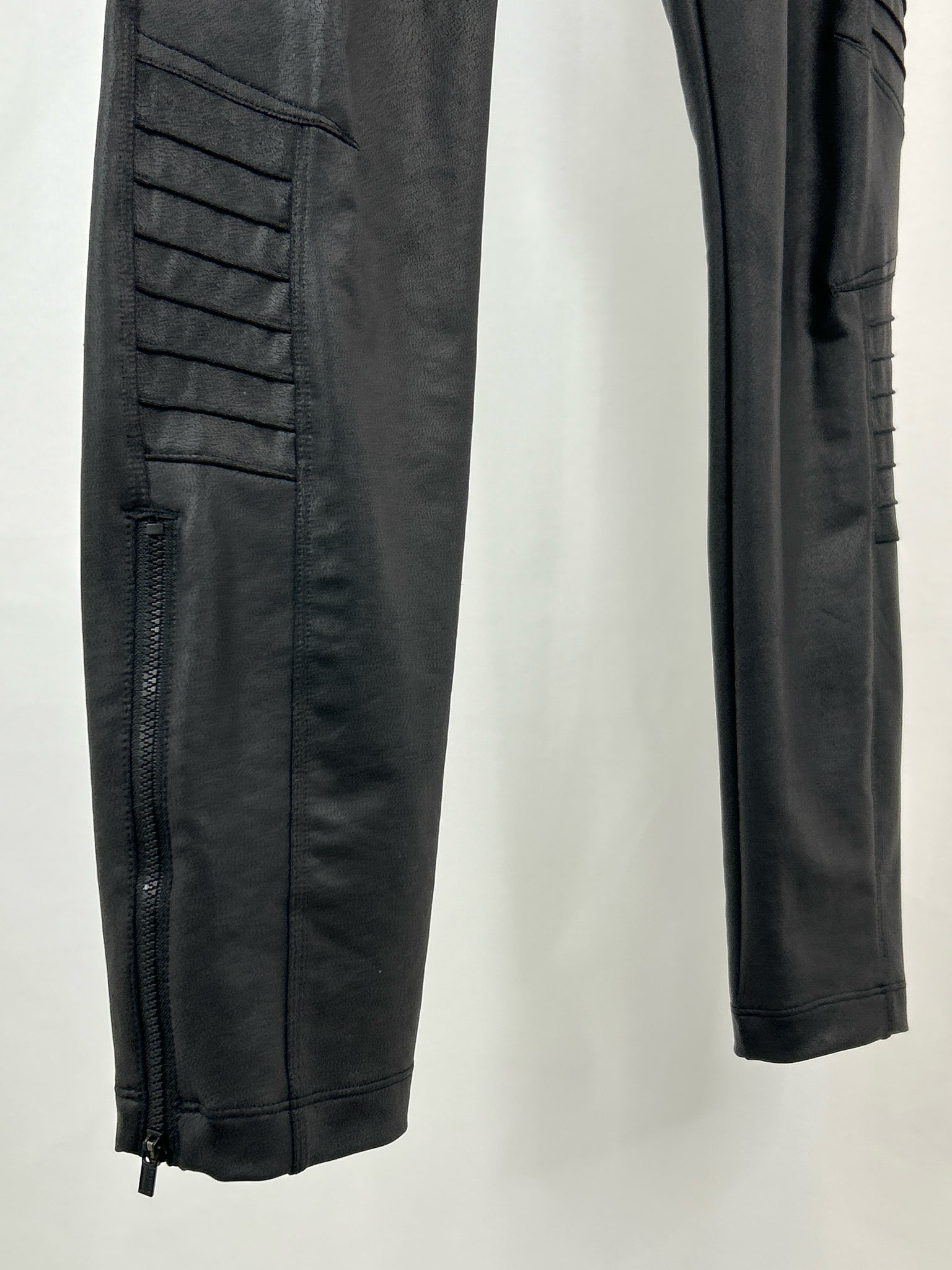ATHLETA Size L Black Women Workout