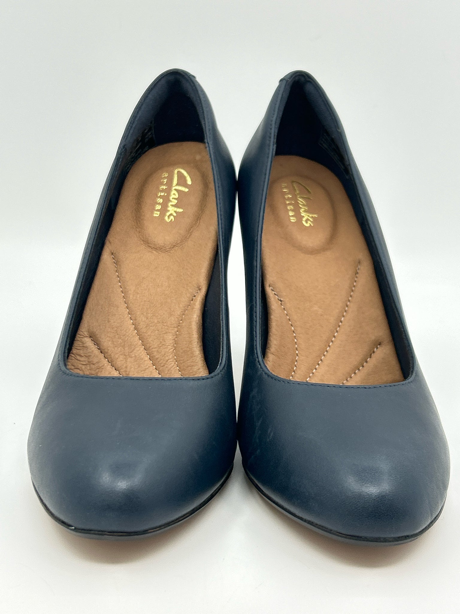 CLARKS Size 7.5M Navy Women Pumps