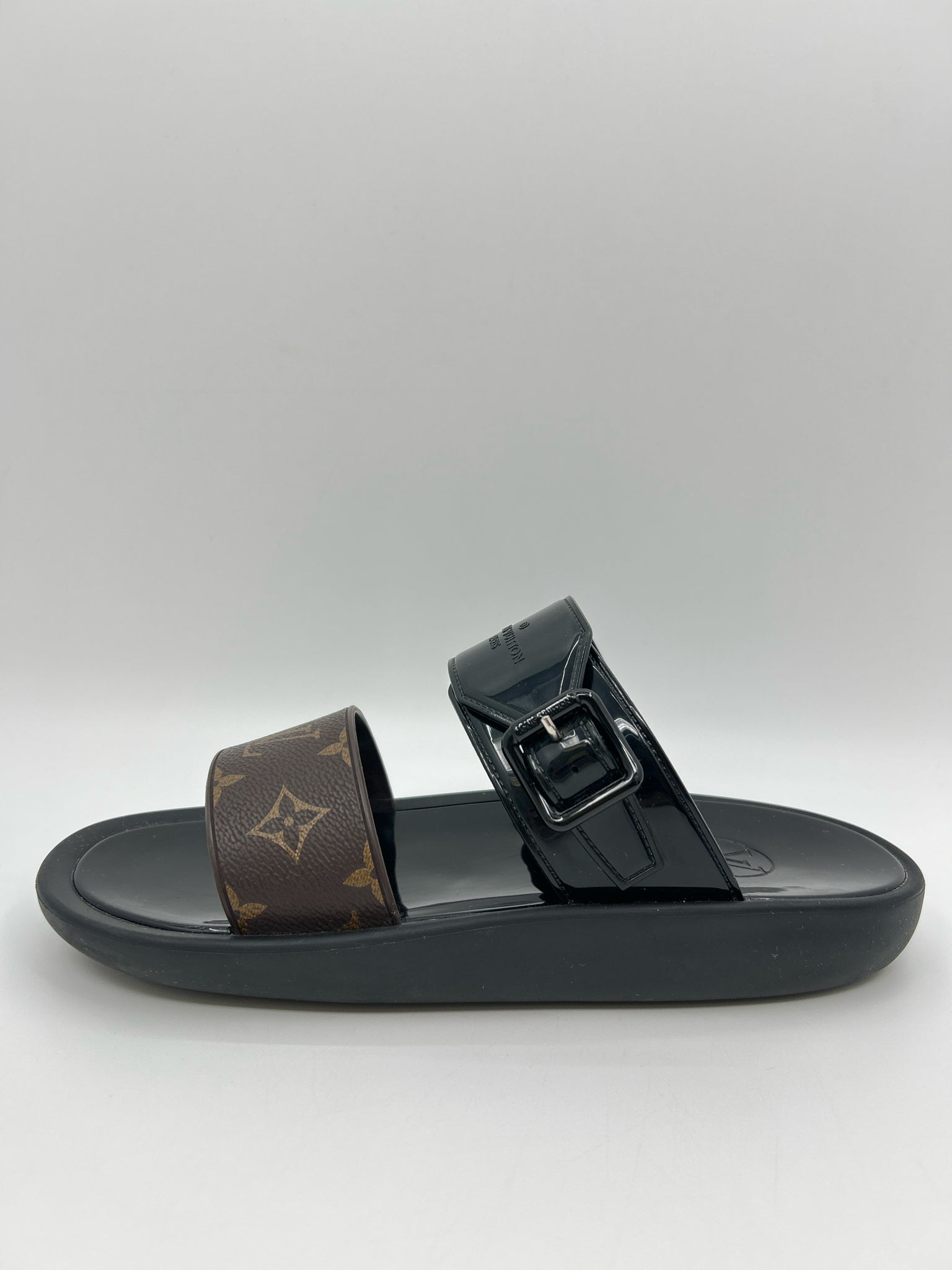LOUIS VUITTON Size 41/11 Brown and Black Women Sandal