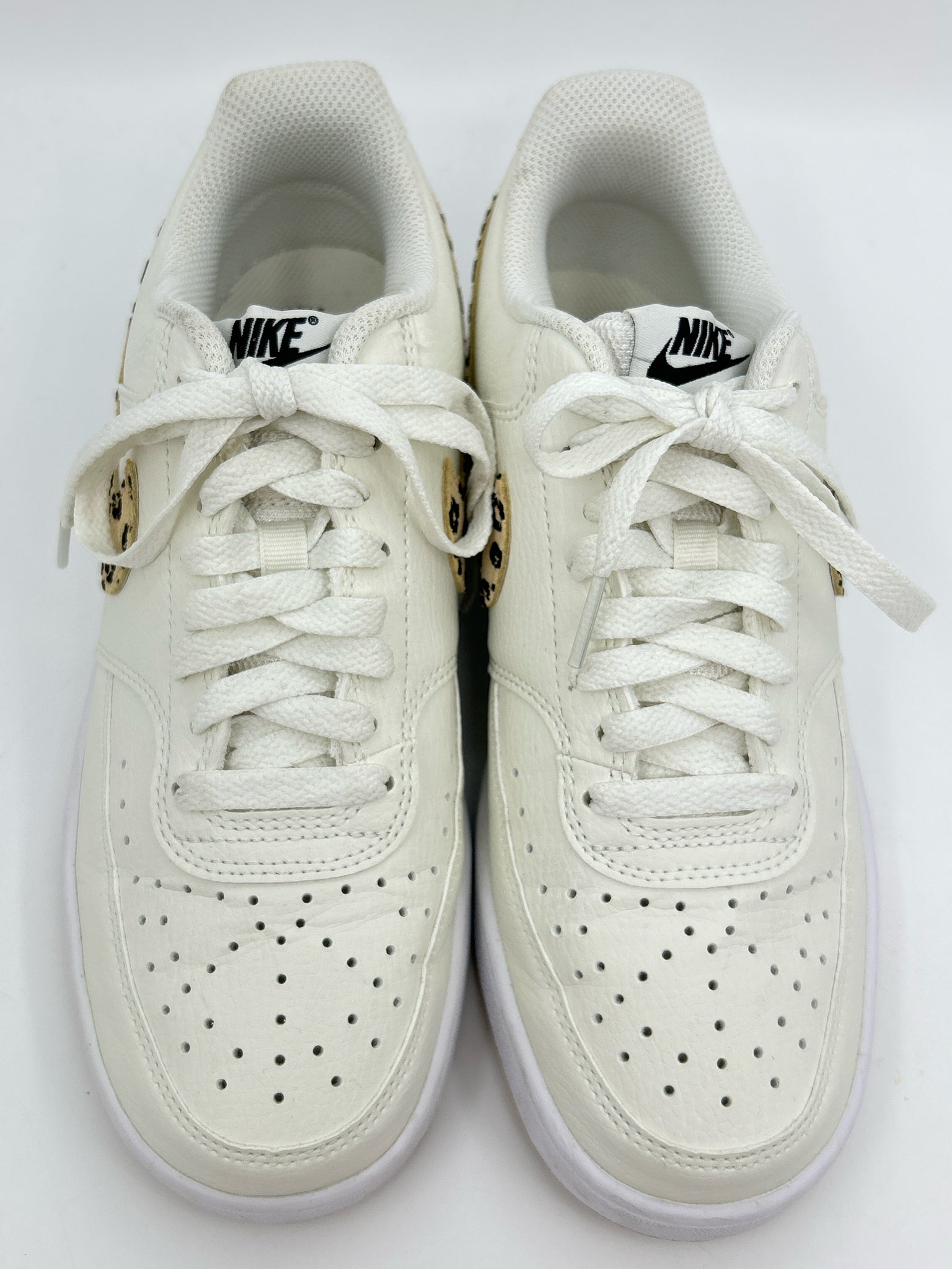 NIKE Size 8 Ivory and White Women Sneakers