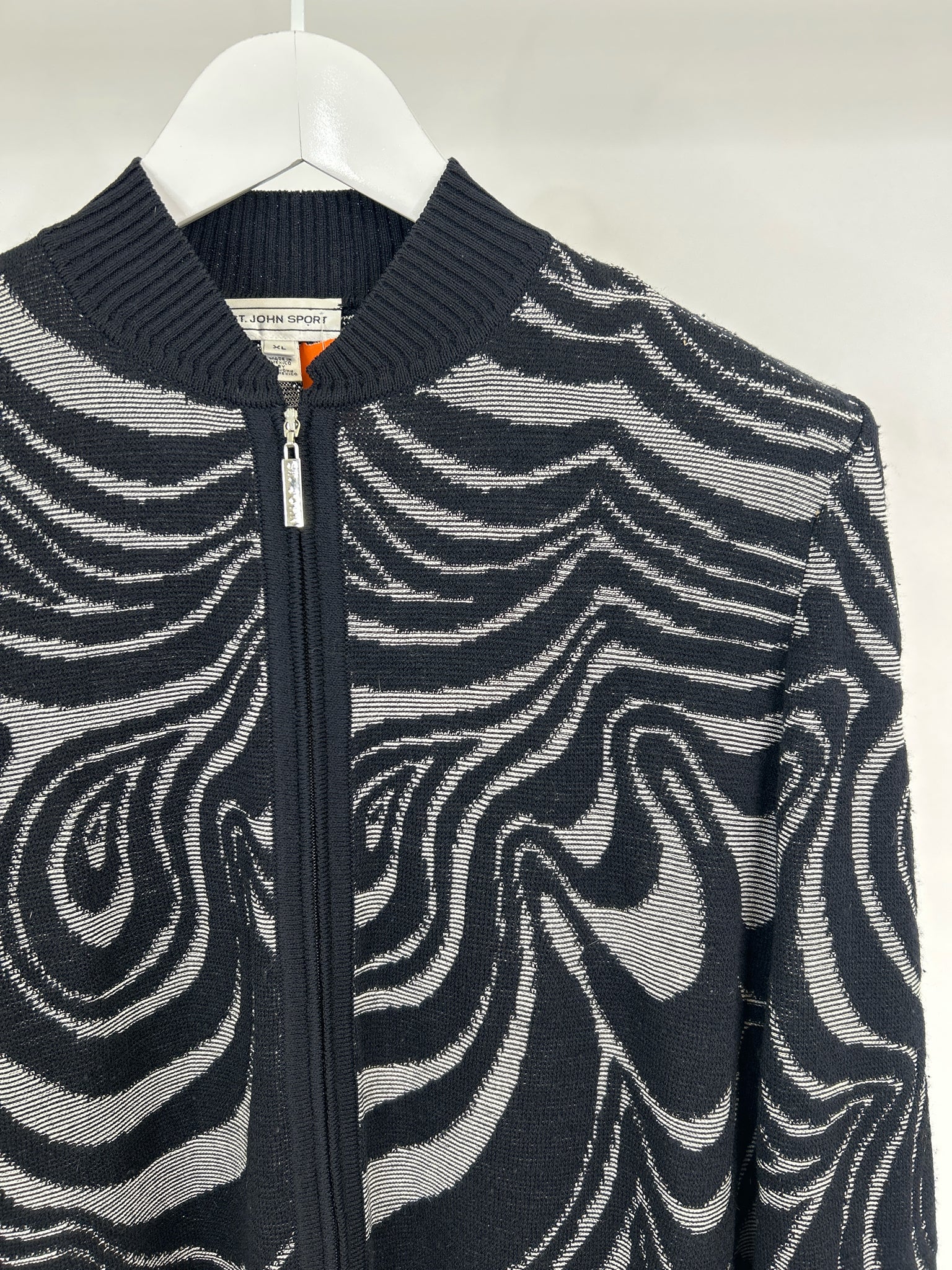ST JOHN SPORT Size XL black and grey Women Jacket