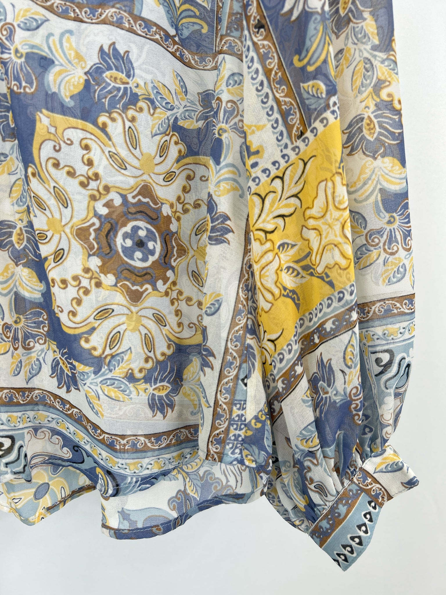 CHICO'S Size 8 BLUE AND YELLOW Women Blouse