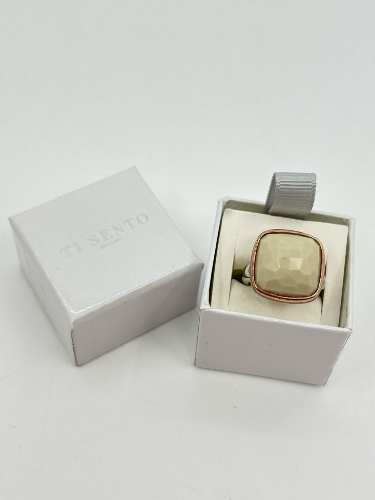 TI SENTO Women Size 6.5 Silver & Cream Ring