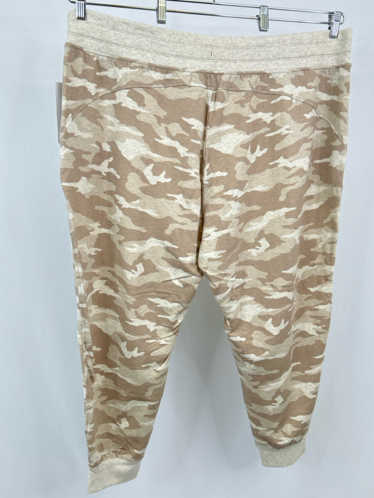 ATHLETA Women Size 3X CAMO Pants