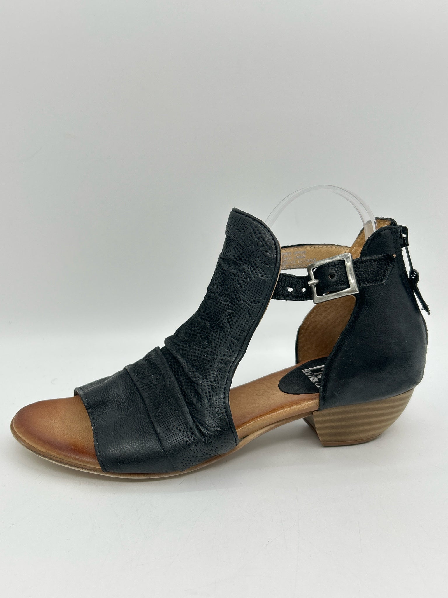 MIZ MOOZ Size 40 Black Women Sandal