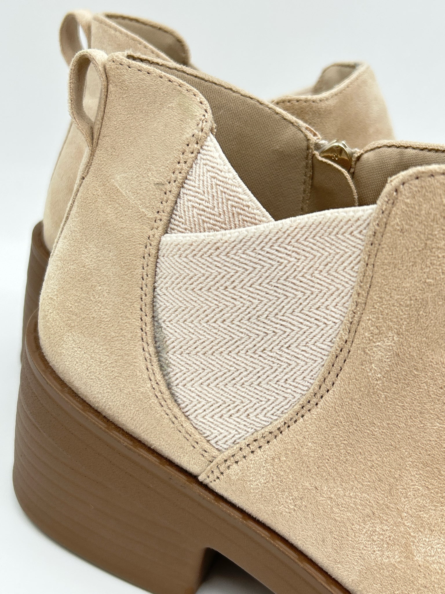 BZEES Size 9M Beige Women Booties