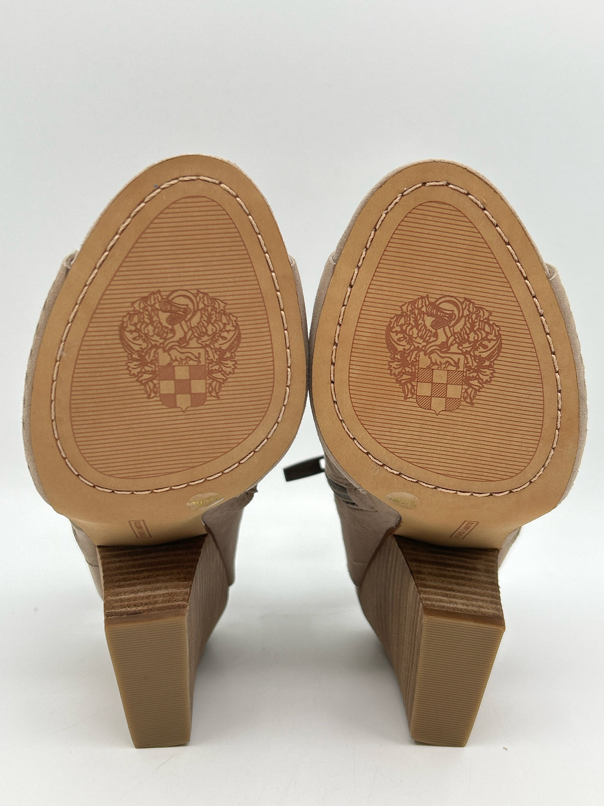 VINCE CAMUTO Size 7M Beige Women Booties
