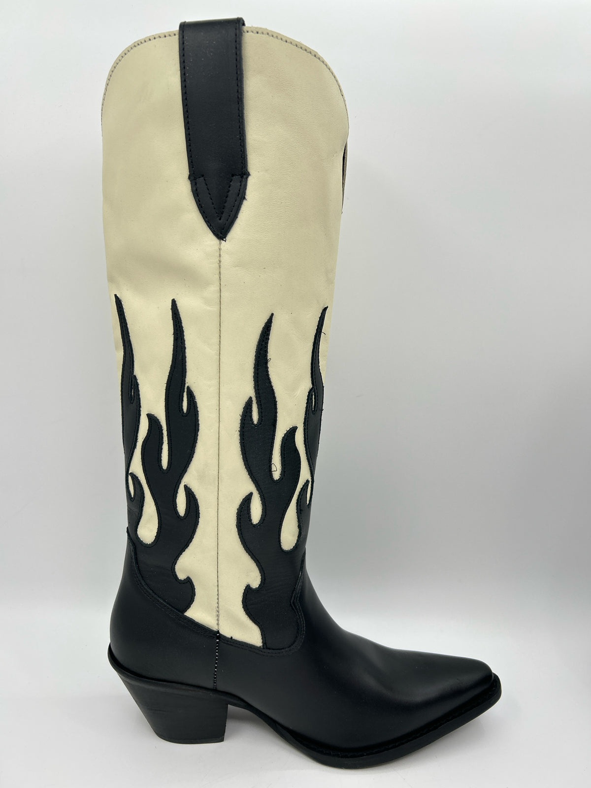 DINGO Size 8.5M Black & Cream Women Boots