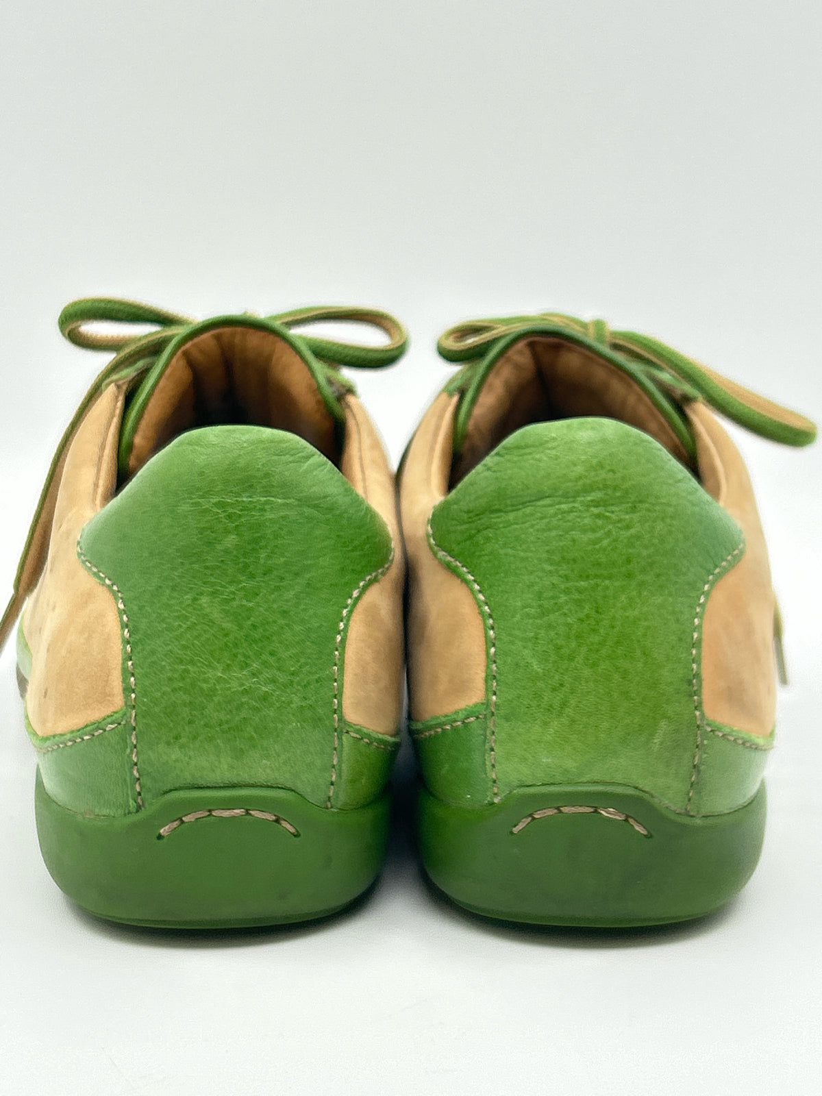 BORN Size 9 Green Women Sneakers