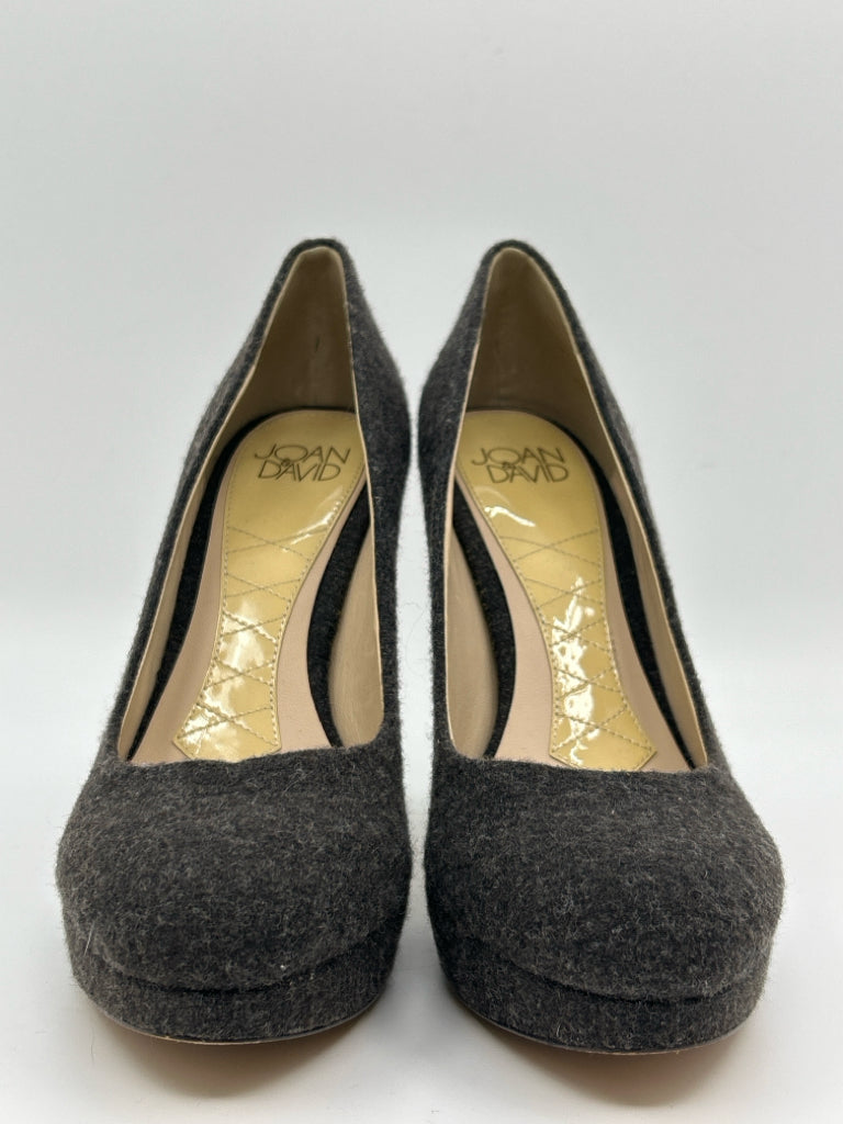 JOAN & DAVID Women Size 7M Charcoal Pumps