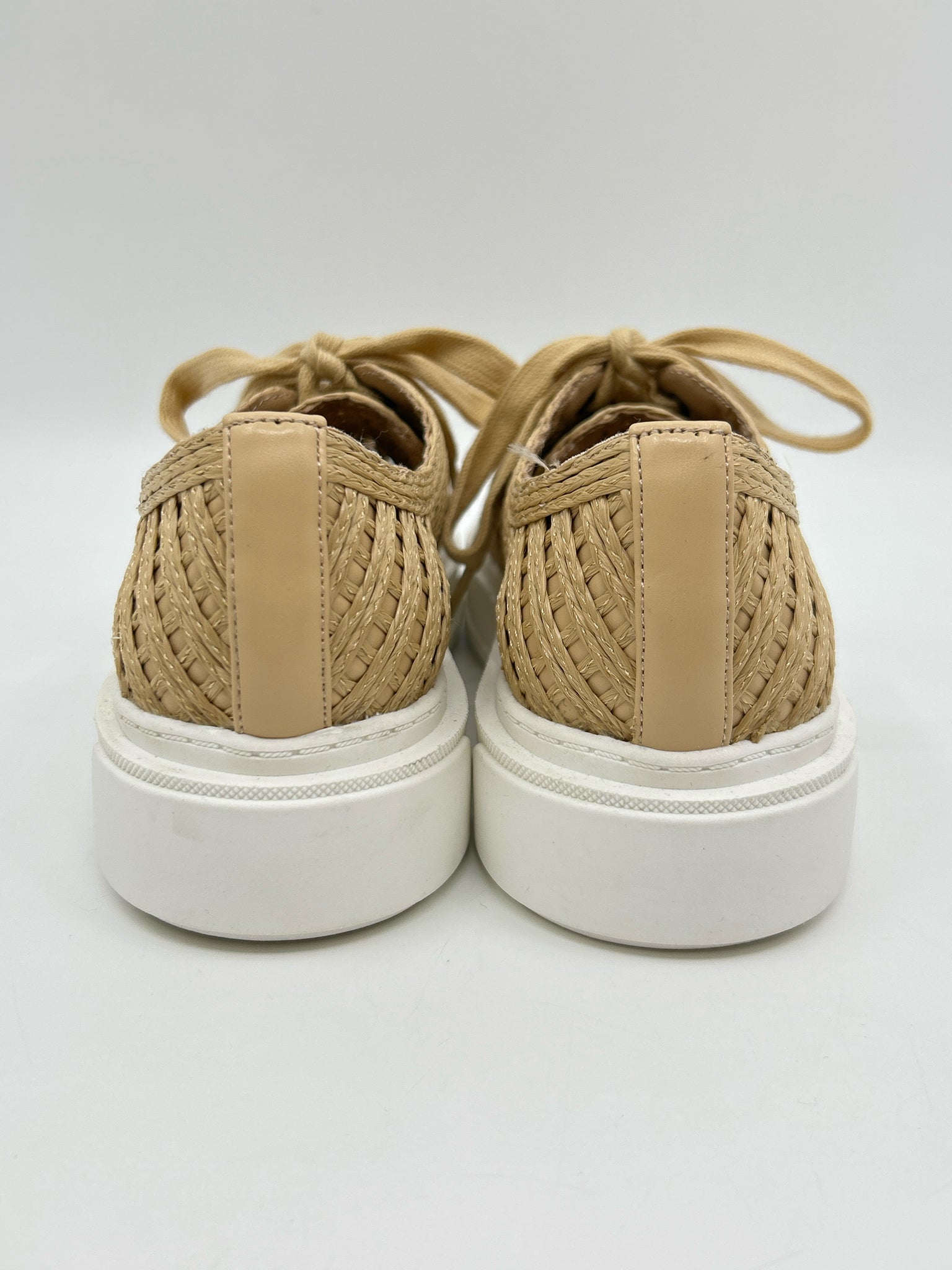 CHARLES DAVID Size 8M Natural Women Sneakers