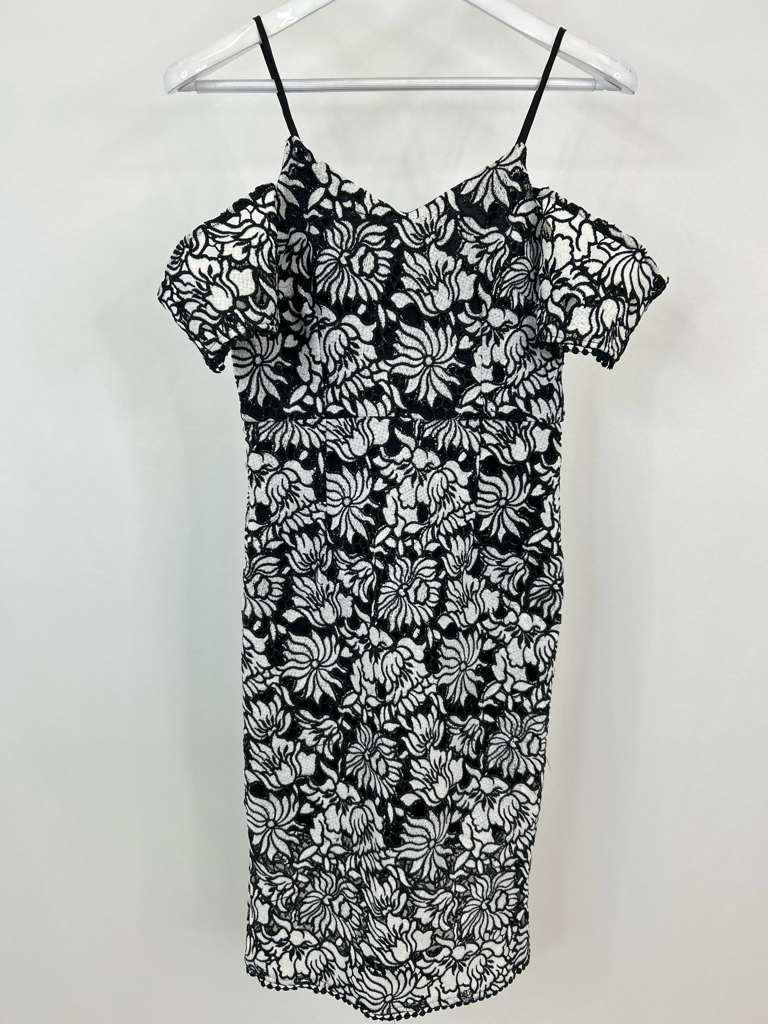 ROMEO + JULIET Size S Black Floral Women Dress NWT