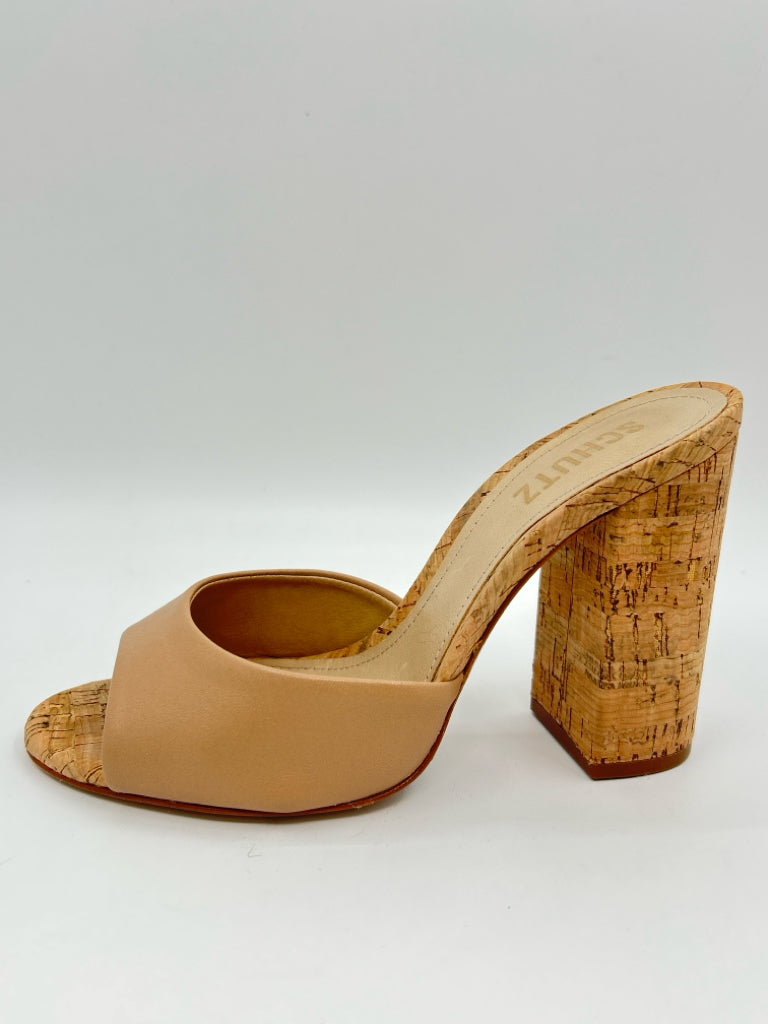 SCHUTZ Size 7B nude Sandal