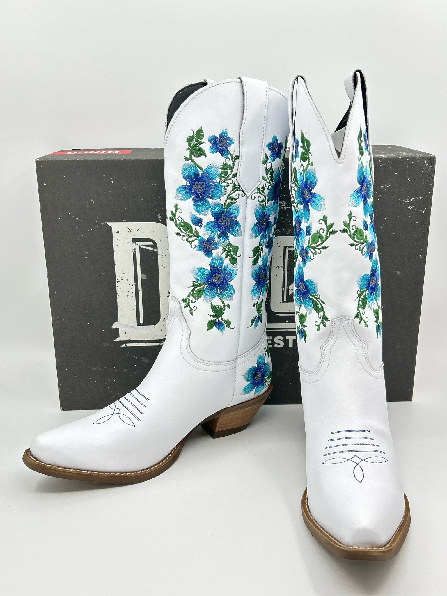 DINGO Size 7.5M White and Blue Women Boots NIB