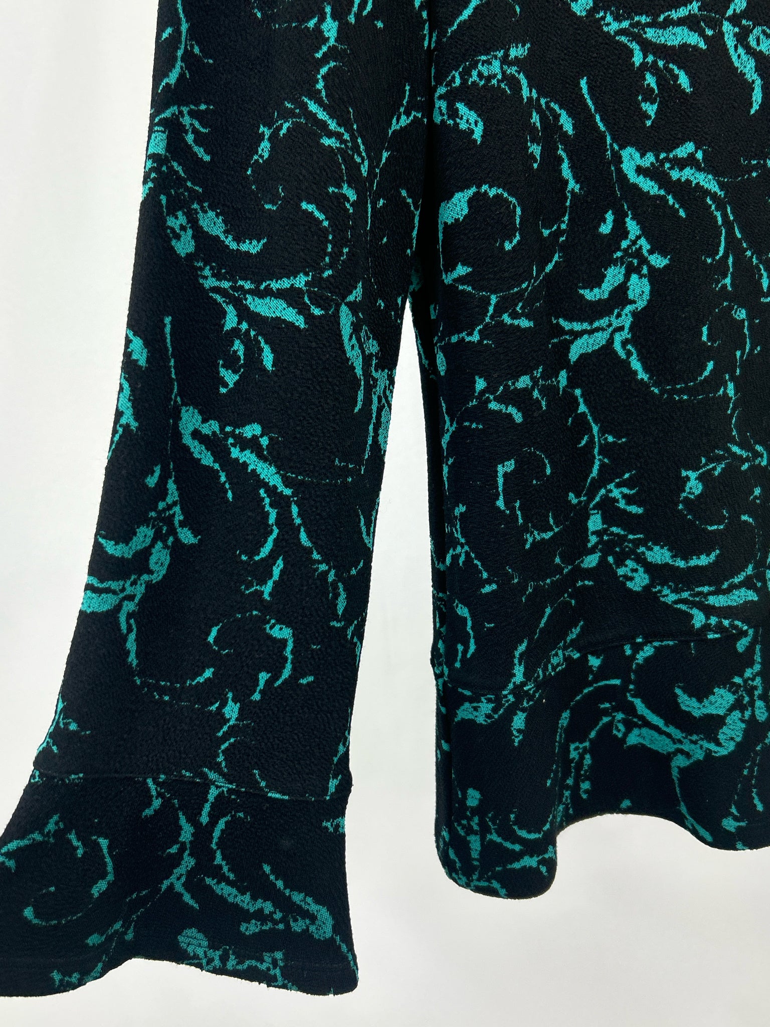 HABITAT Size S Black and Teal Women Top