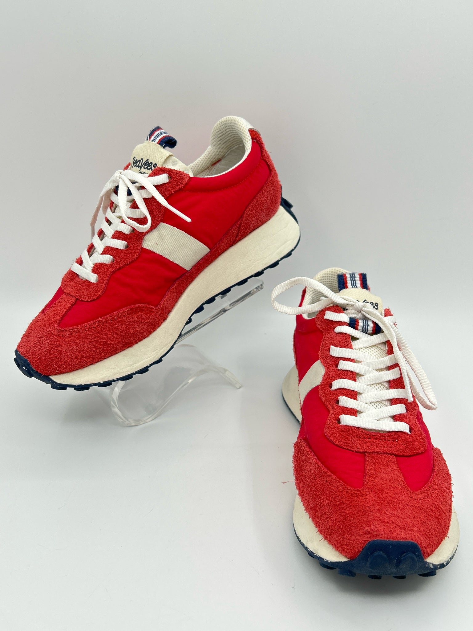 SEAVEES Size 7.5 red and white Women Sneakers