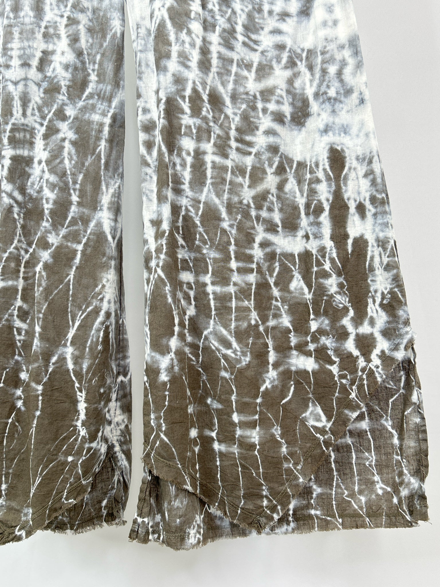 WEARABLES Size M White and Taupe Women Pants