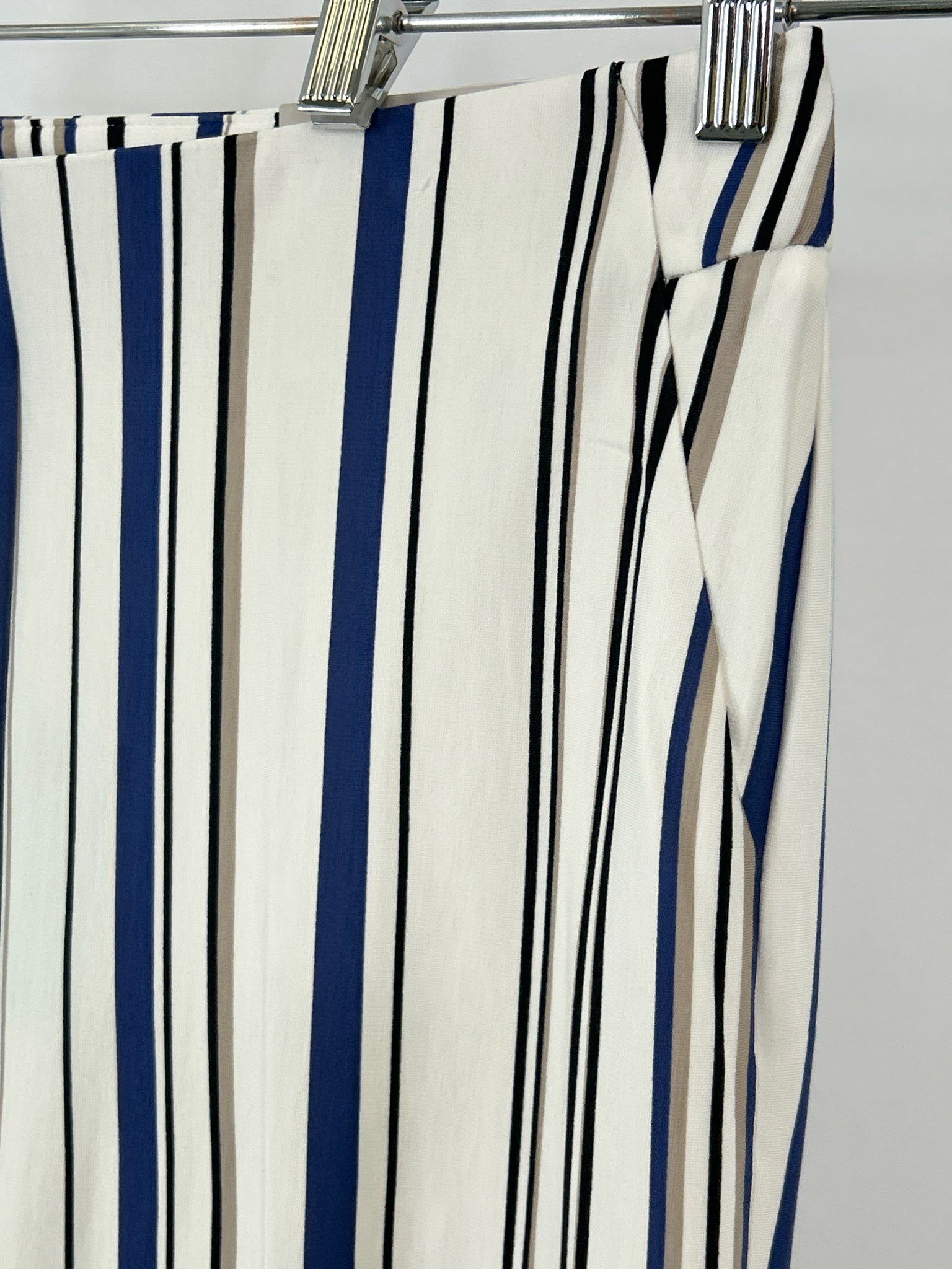 CHICO'S NWT Size 12R White Striped Women Pants
