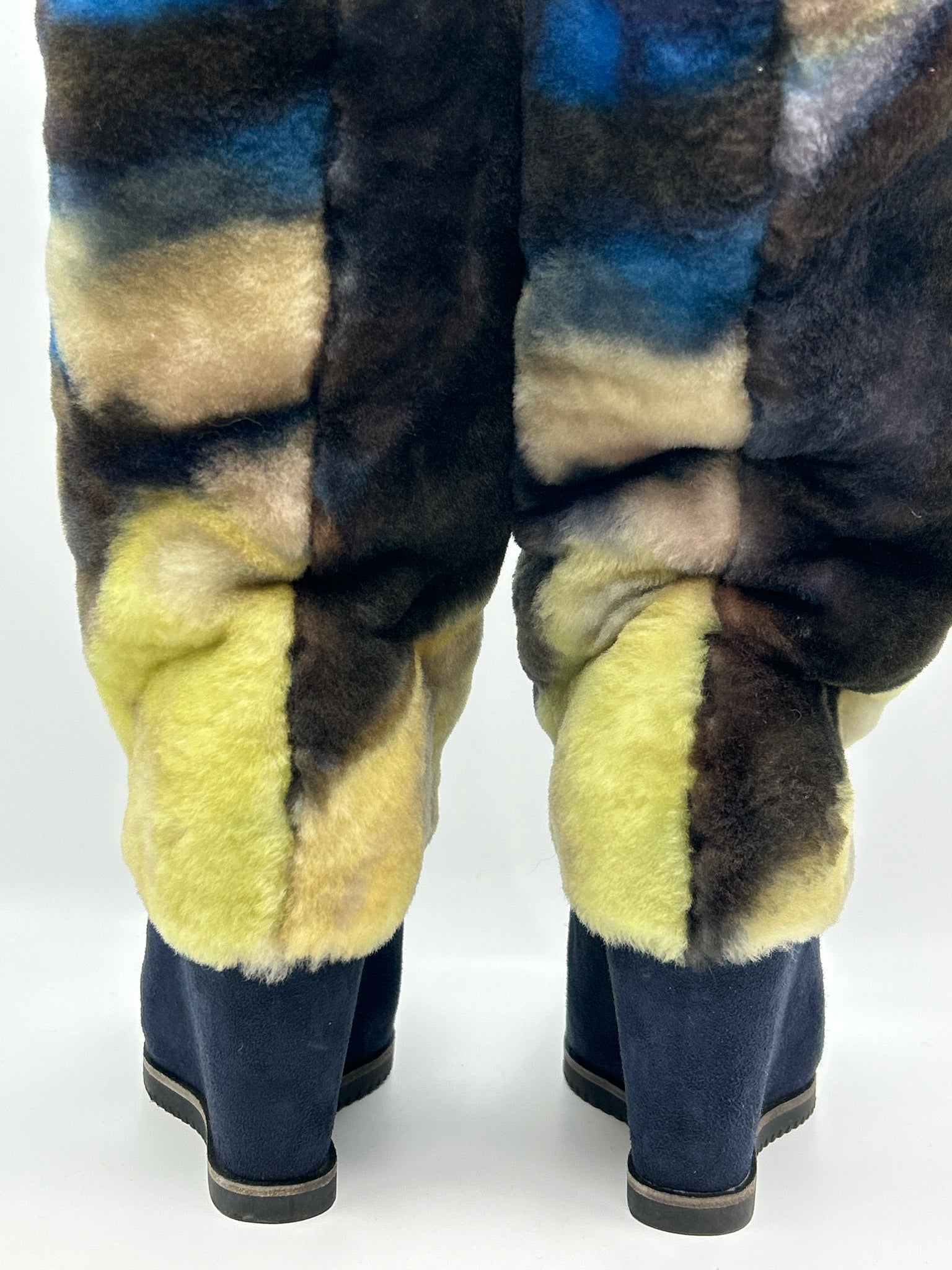 UGG Size 8 Blue Print Women Boots