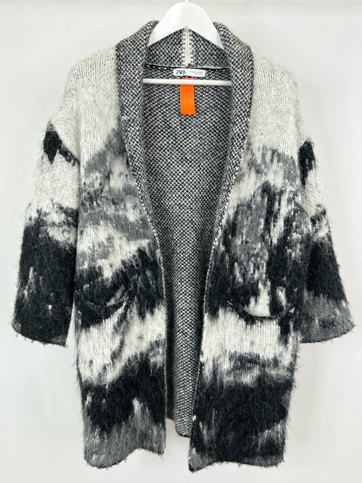 ZARA Size M/L White and black Women Coat