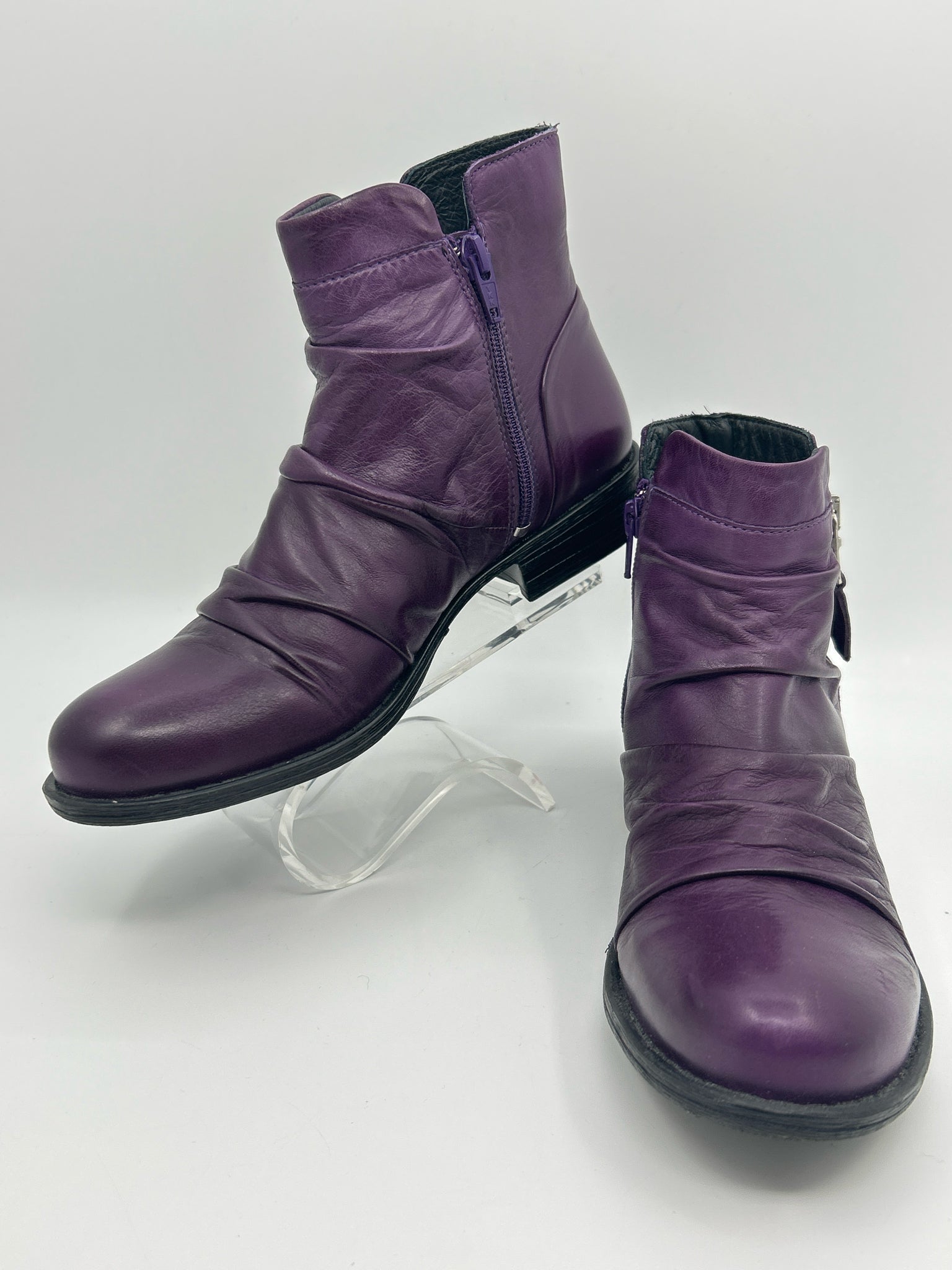 MIZ MOOZ Size 37 Purple Women Booties
