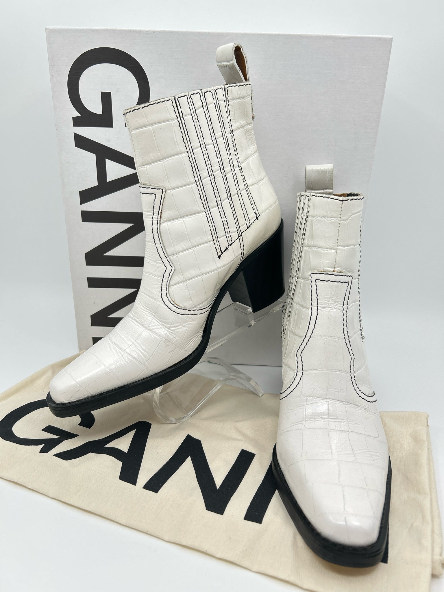 GANNI Size 38/8 White Women Booties