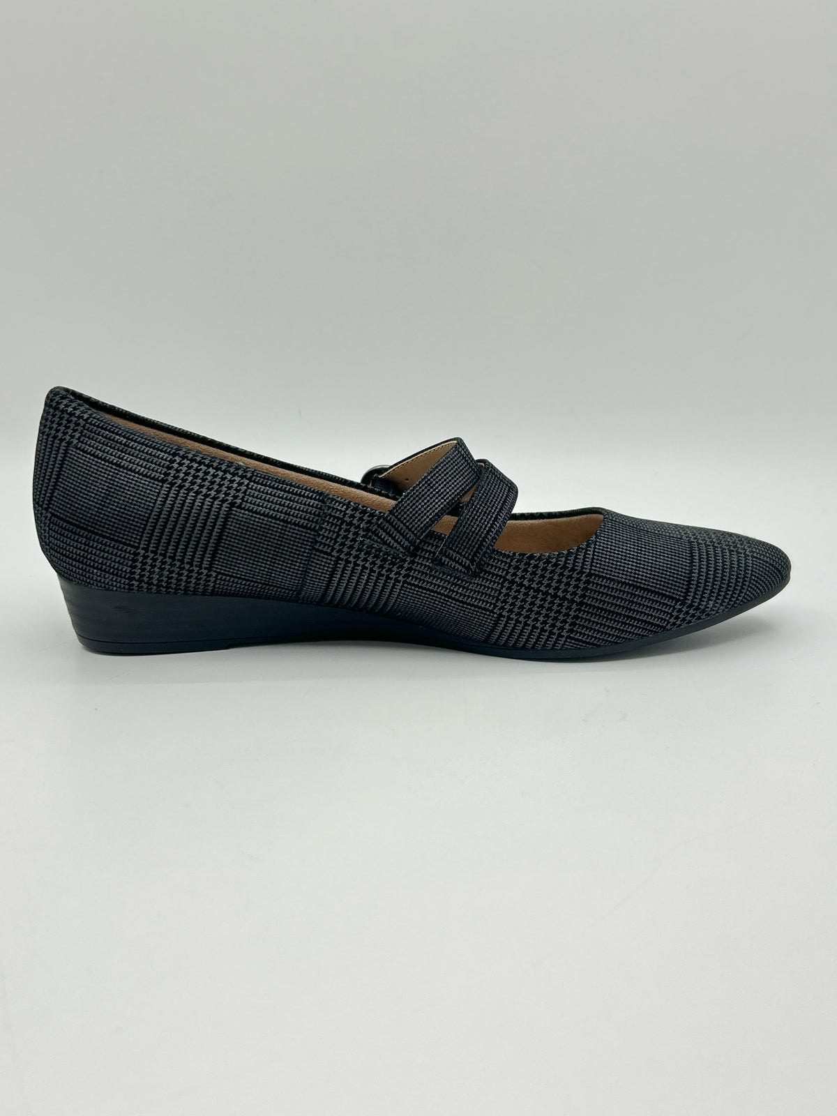 NATURALIZER Size 9M Grey Women Flats
