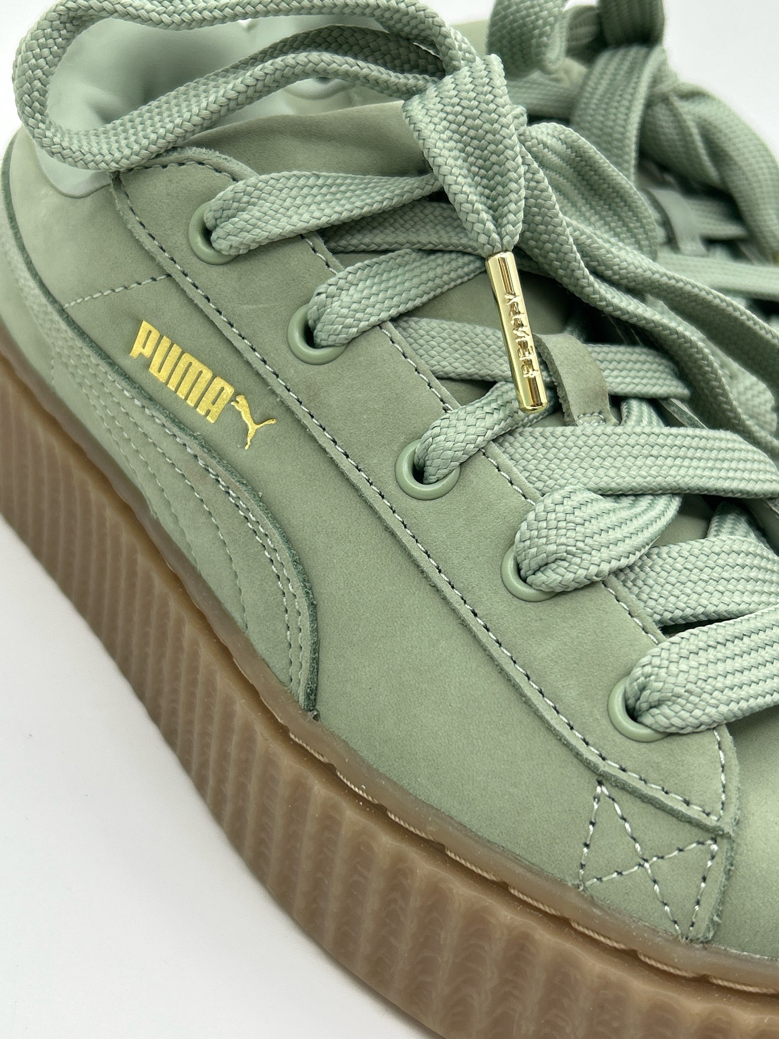 PUMA Size 7 Green Women Sneakers