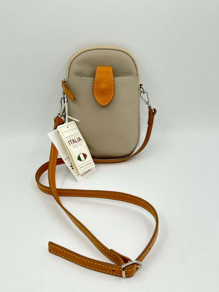 DIVINA FIRENZE NWT Beige and Tan Purse