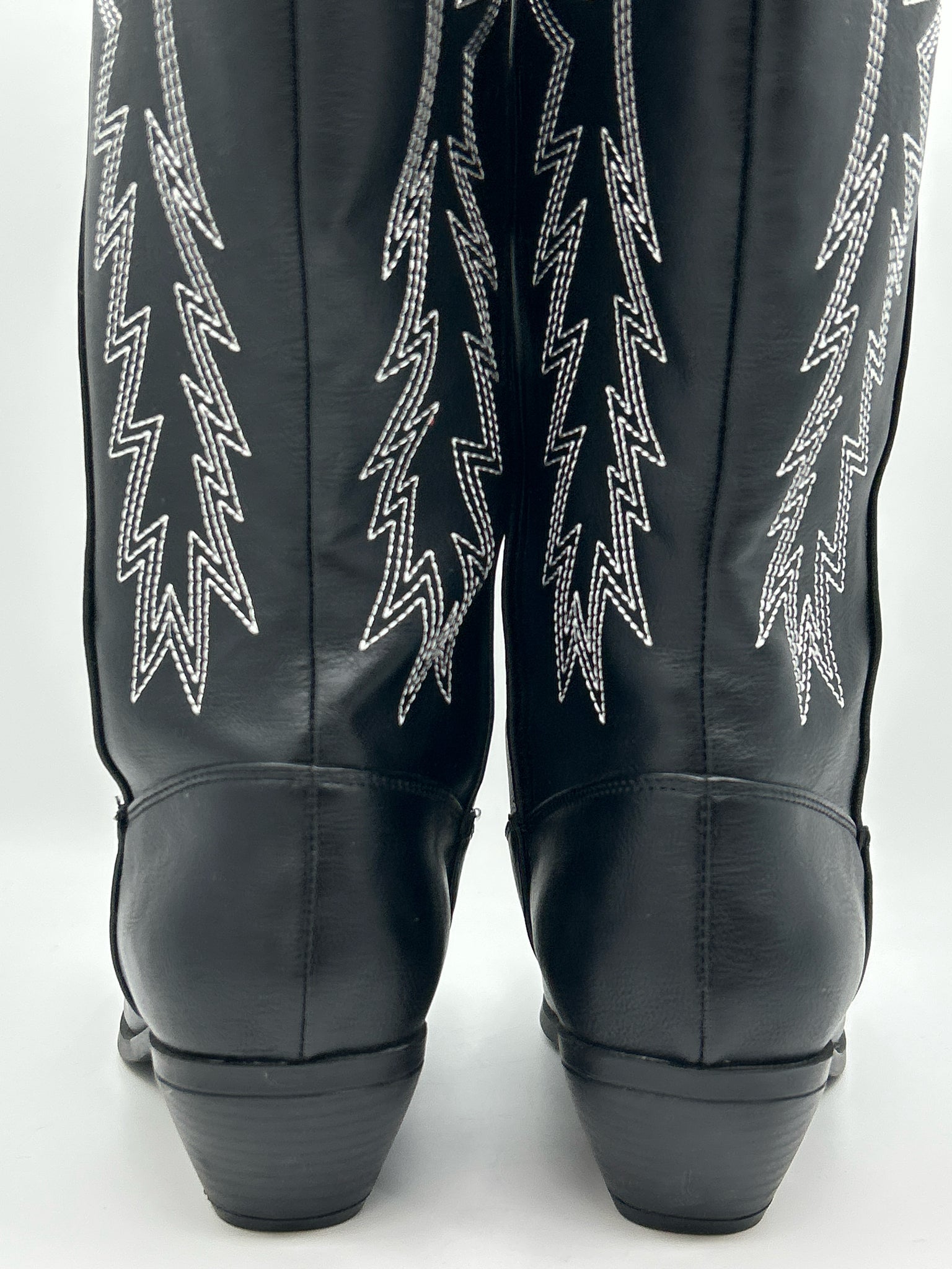 SODA Size 8 Black Women Boots