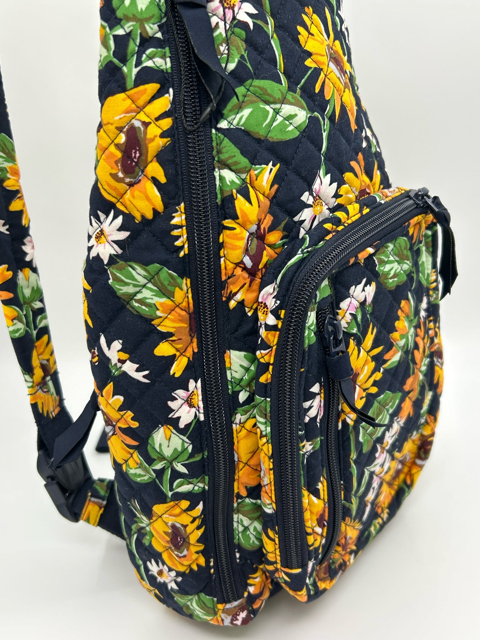 VERA BRADLEY Navy Print Women Backpack
