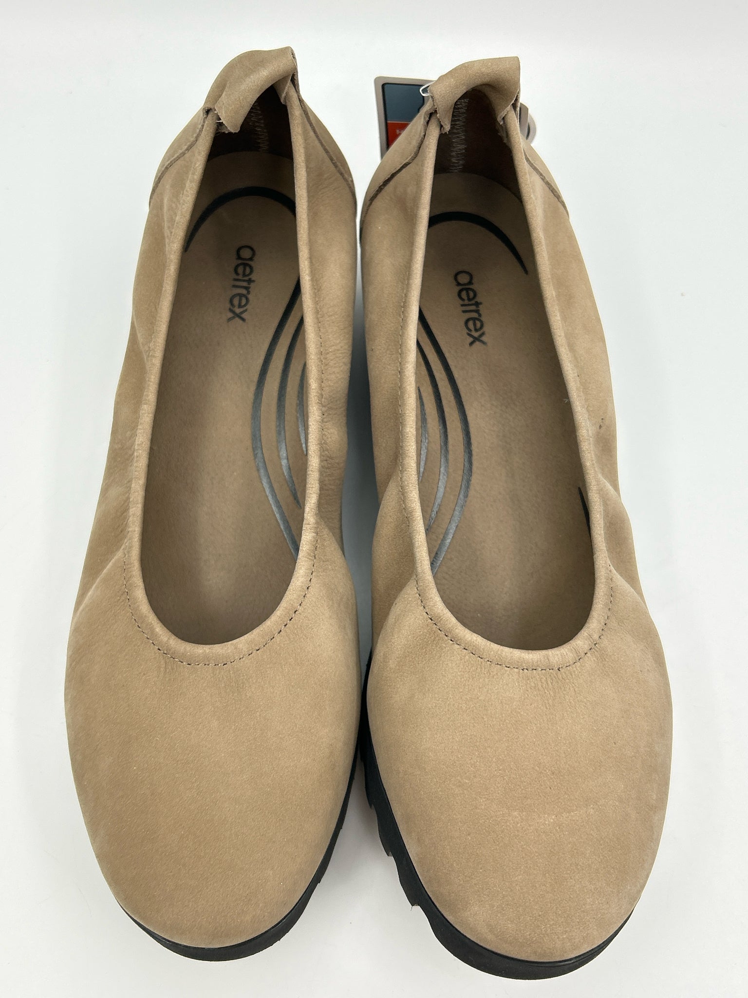 AETREX Size 37/7 Taupe Women Flats