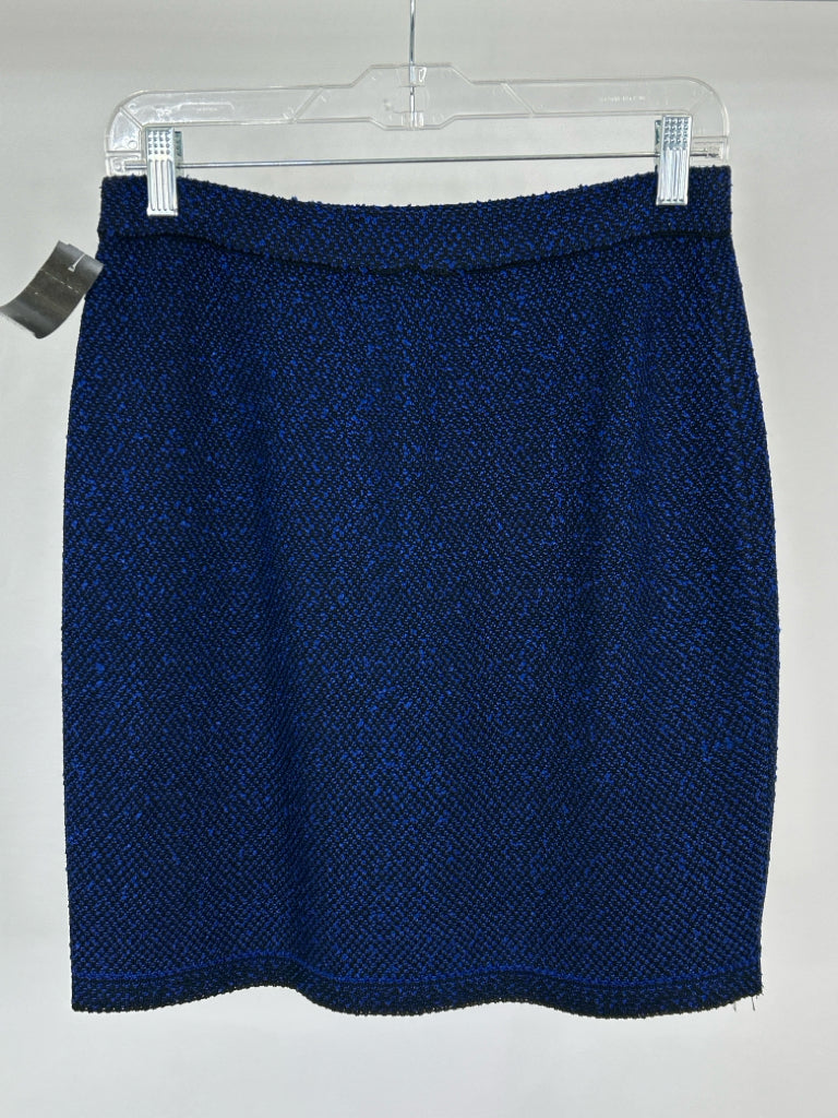 ST JOHN COLLECTION Women Size 6 blue and black Skirt