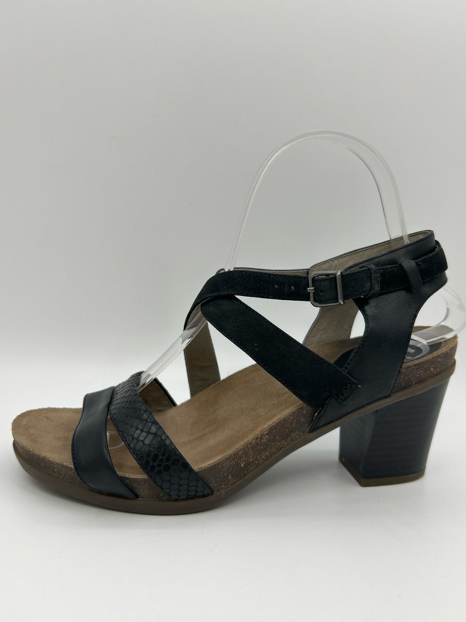 ABEO Size 8N Black Women Sandal