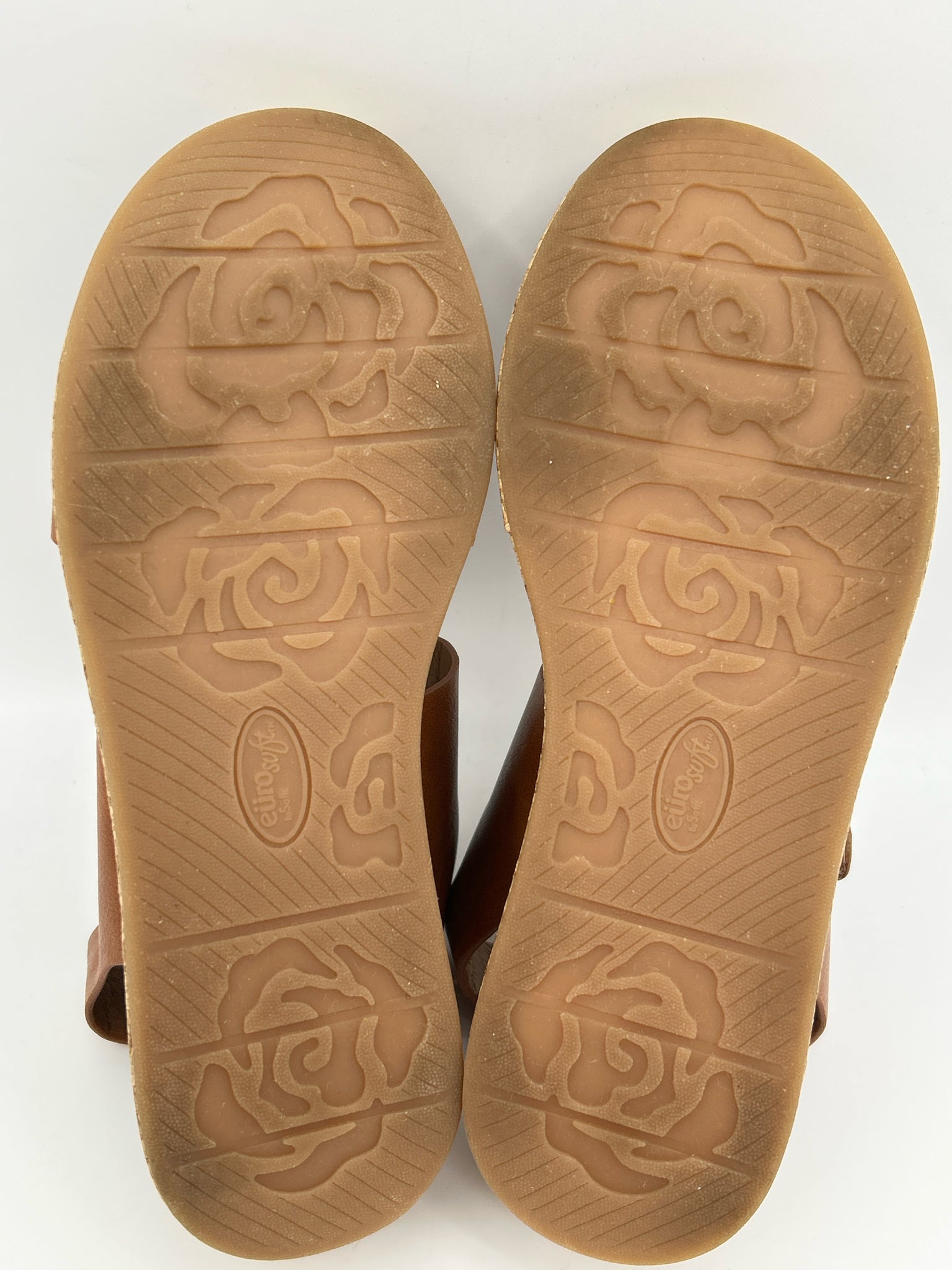EURO SOFT Size 8M Tan Women Sandal
