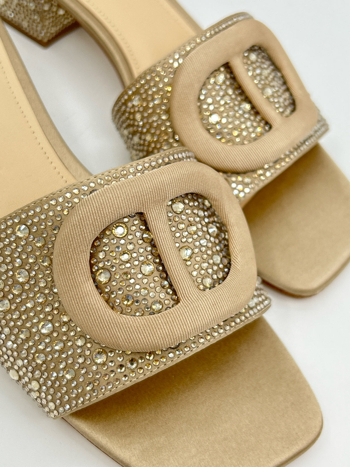 Dee Ocleppo Size 9.5 Champagne Women Sandal