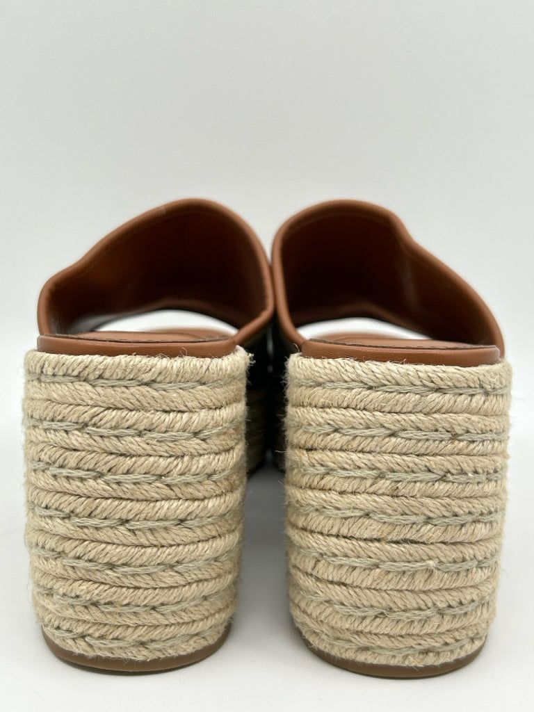 GUESS Size 11M Tan Women's Sandal