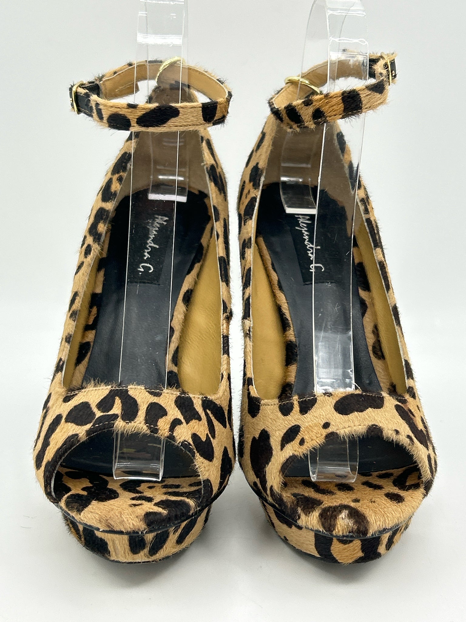 Alejandra G Size 8M BEIGE AND BLACK Women Pumps