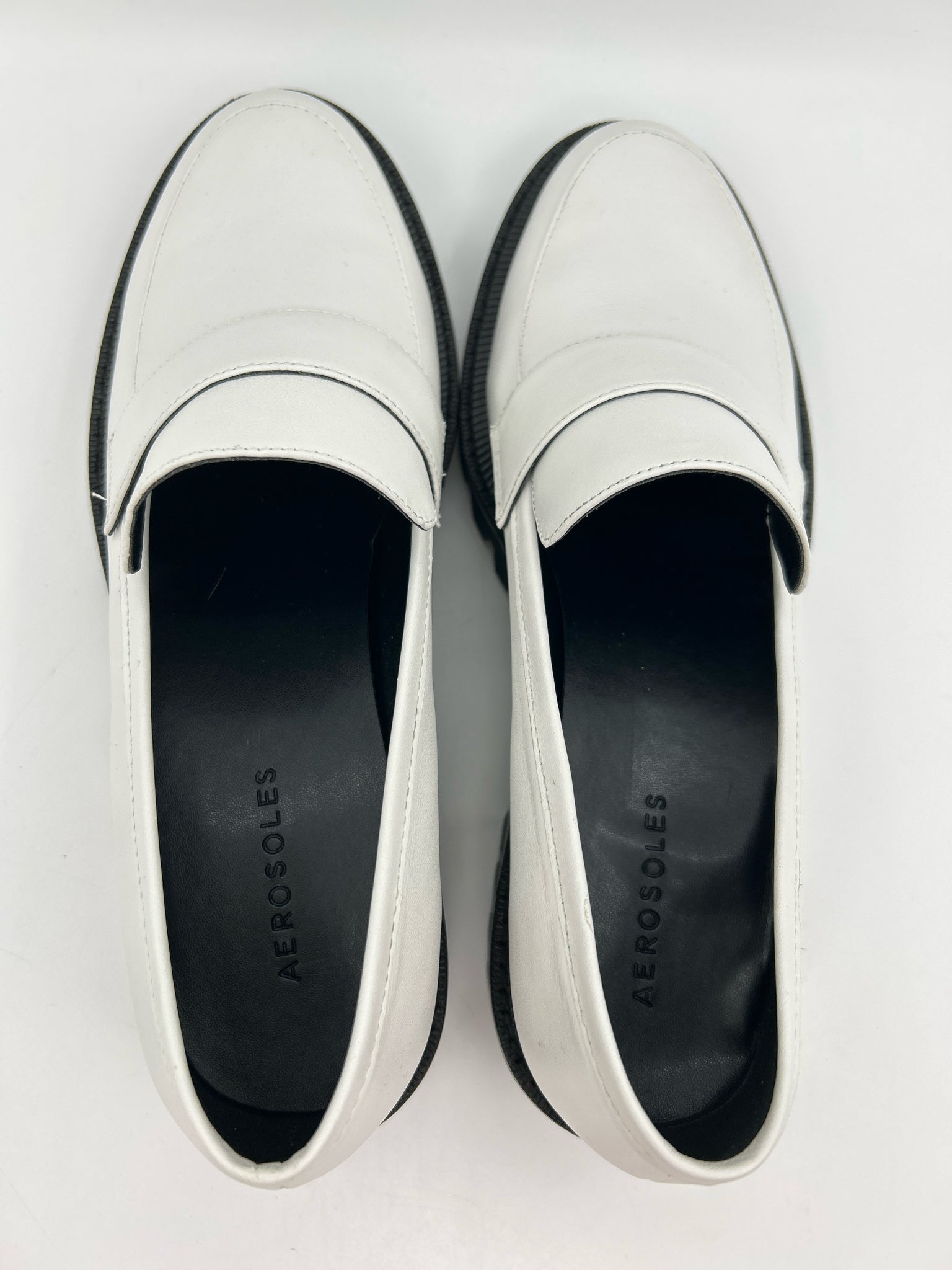 AEROSOLES Size 9M White Women Loafer