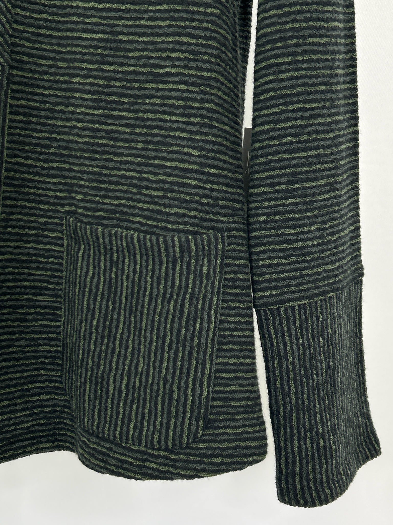 HABITAT Size S BLACK AND GREEN Women Top