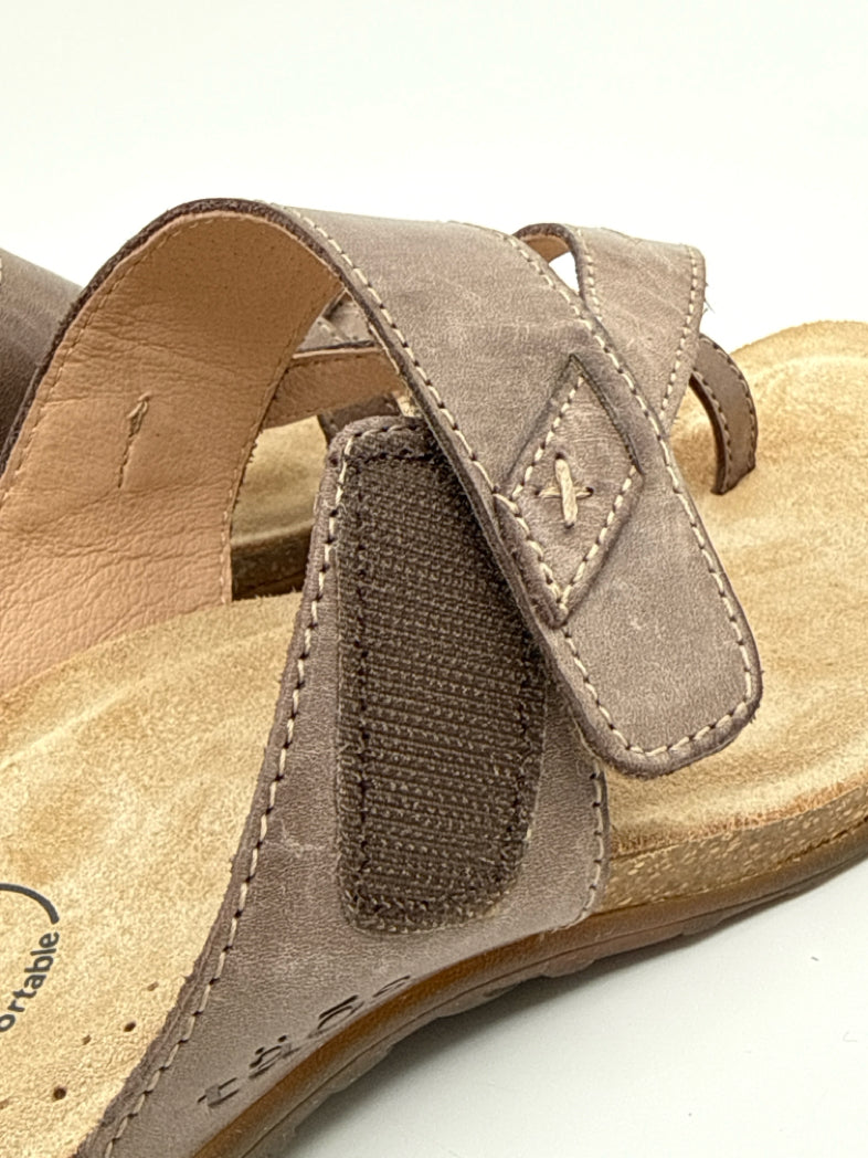 TAOS Size 9 Brown Women Sandal