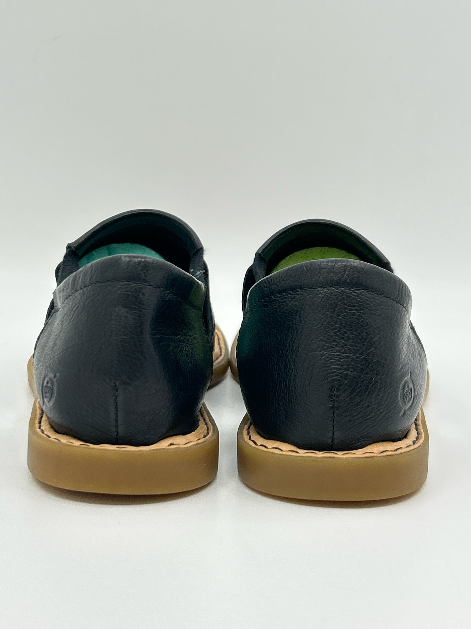 BORN Size 9M Black Women Sandal