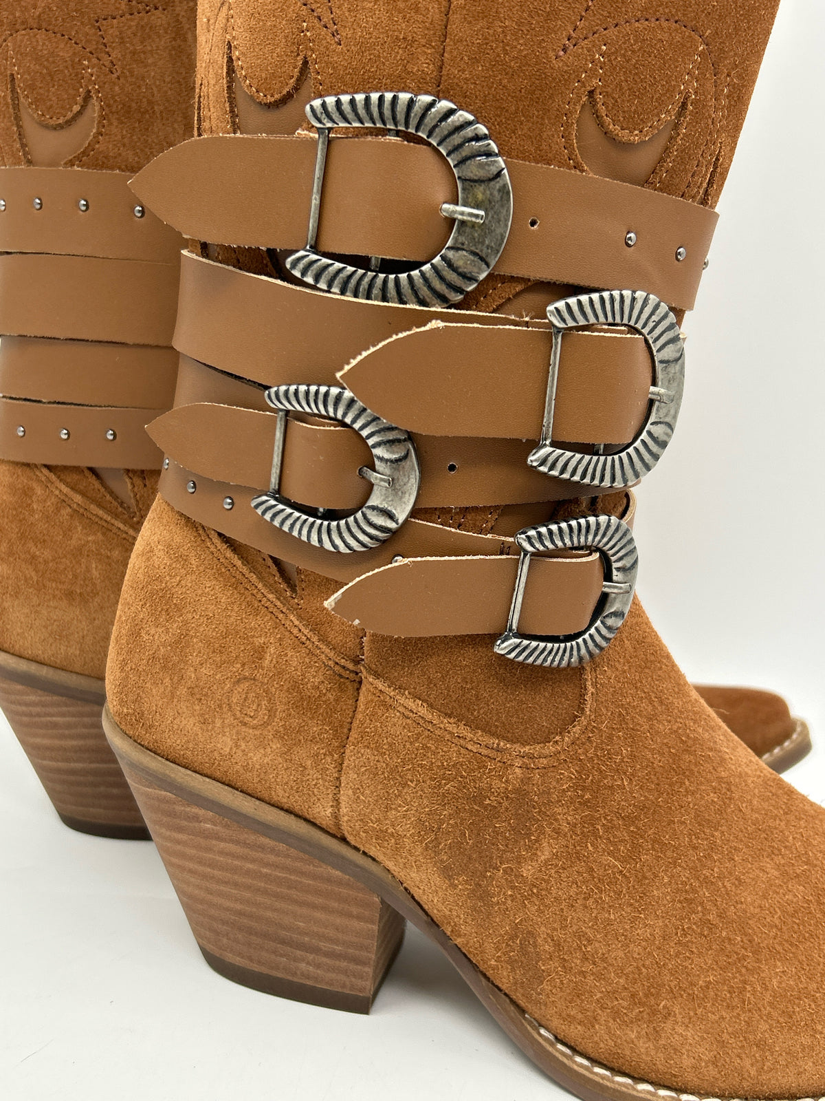 DINGO Size 8.5M Brown Women Boots