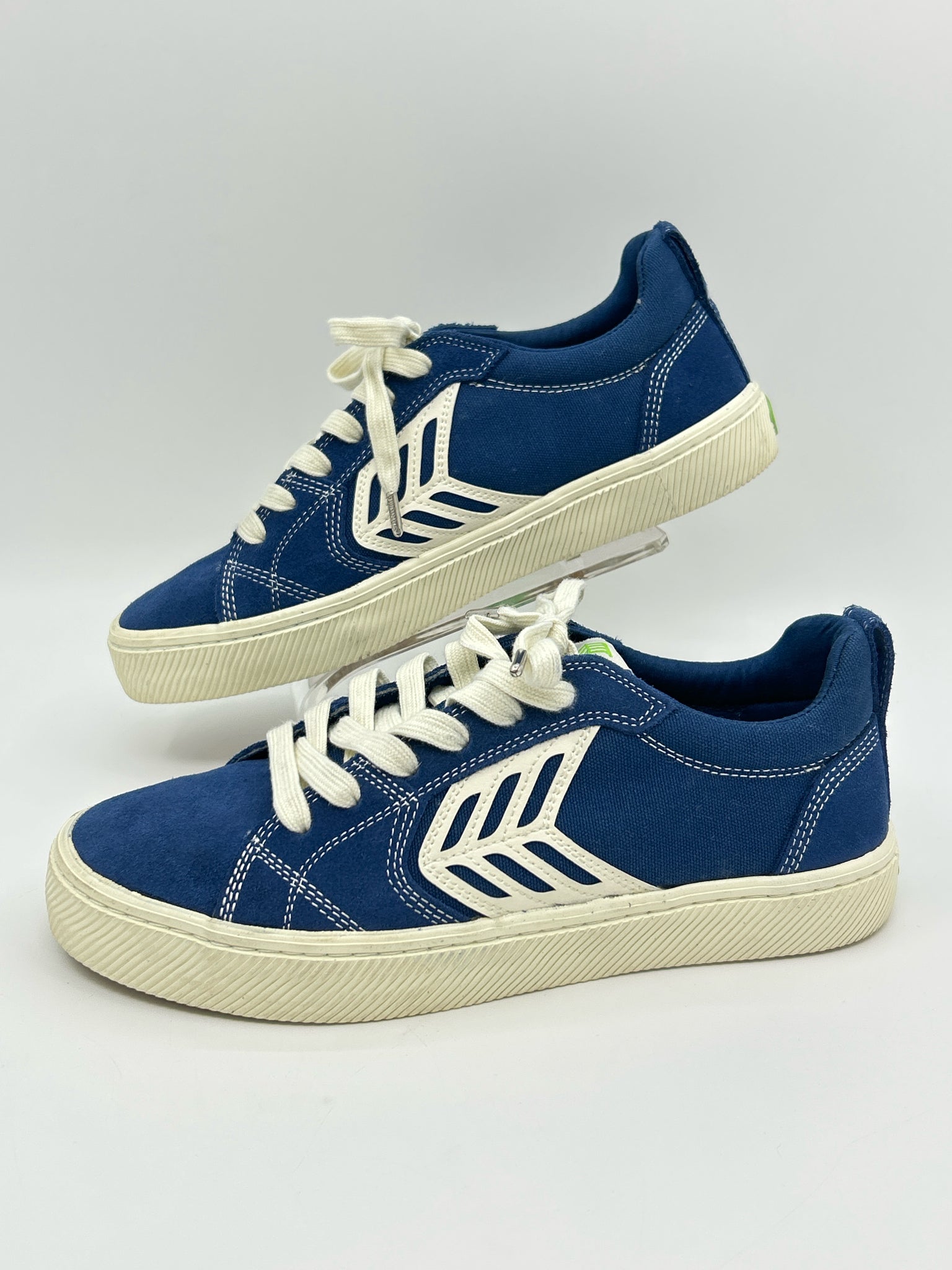 CARIUMA Size 8.5 Blue Women Sneakers
